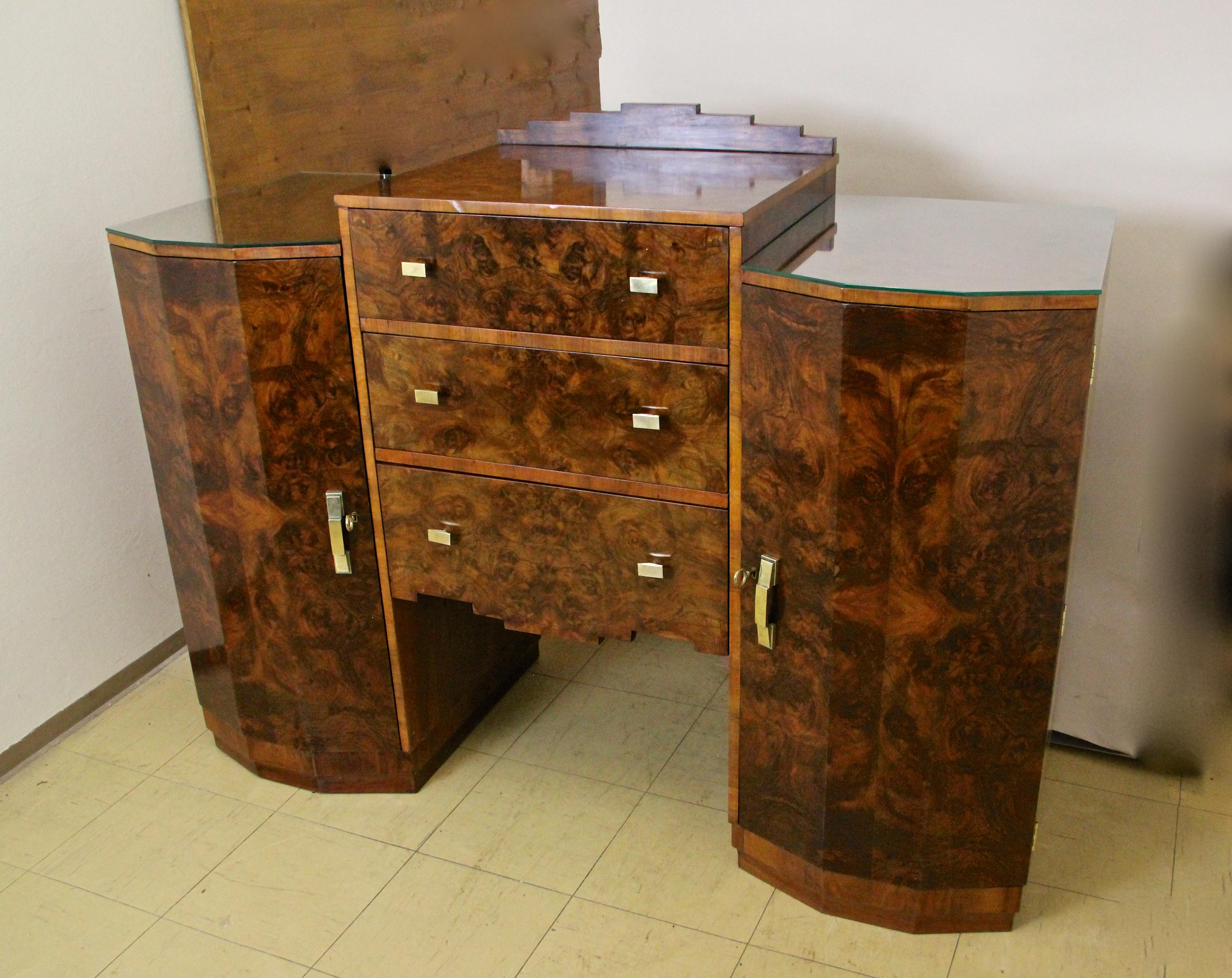 Art Deco Sideboard or Buffet Burr Walnut Bookmatched, Austria, circa 1925 For Sale 3