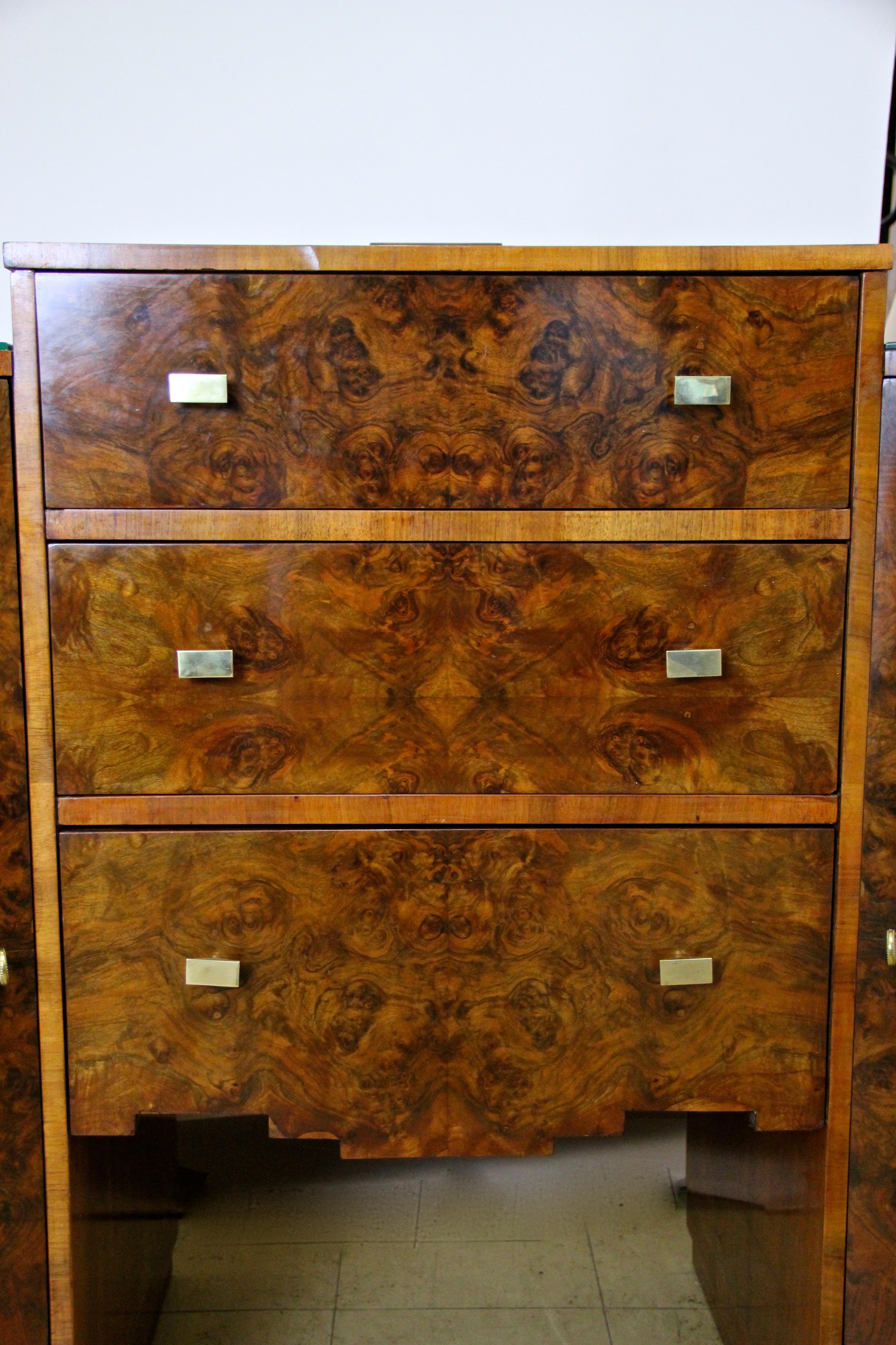 Art Deco Sideboard or Buffet Burr Walnut Bookmatched, Austria, circa 1925 For Sale 1