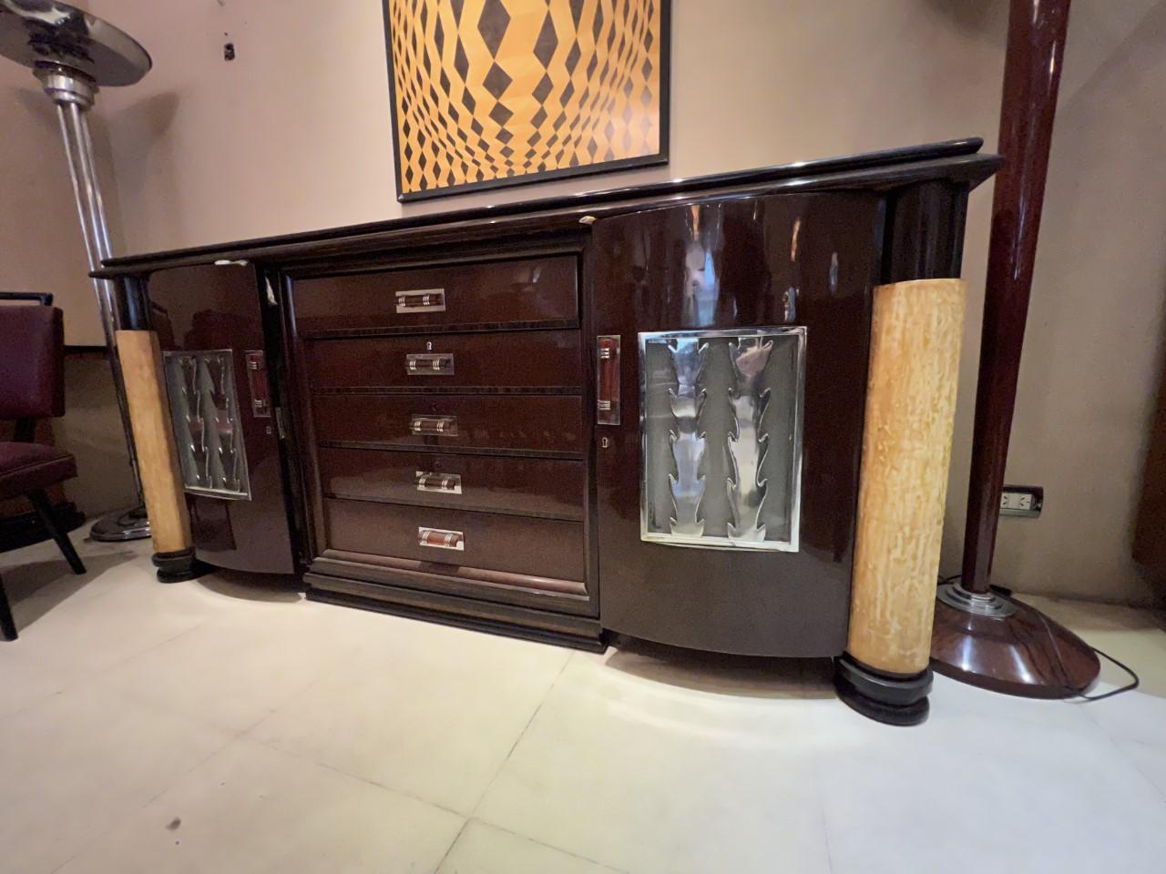 Buffet Art Déco avec tiroirs en bois, cuir parchemin et chrome bronze en vente 10