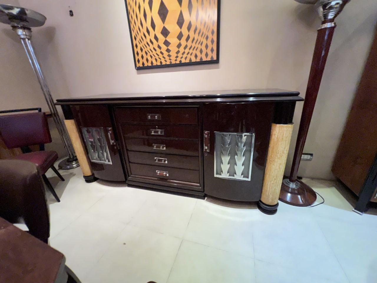 Buffet Art Déco avec tiroirs en bois, cuir parchemin et chrome bronze en vente 12