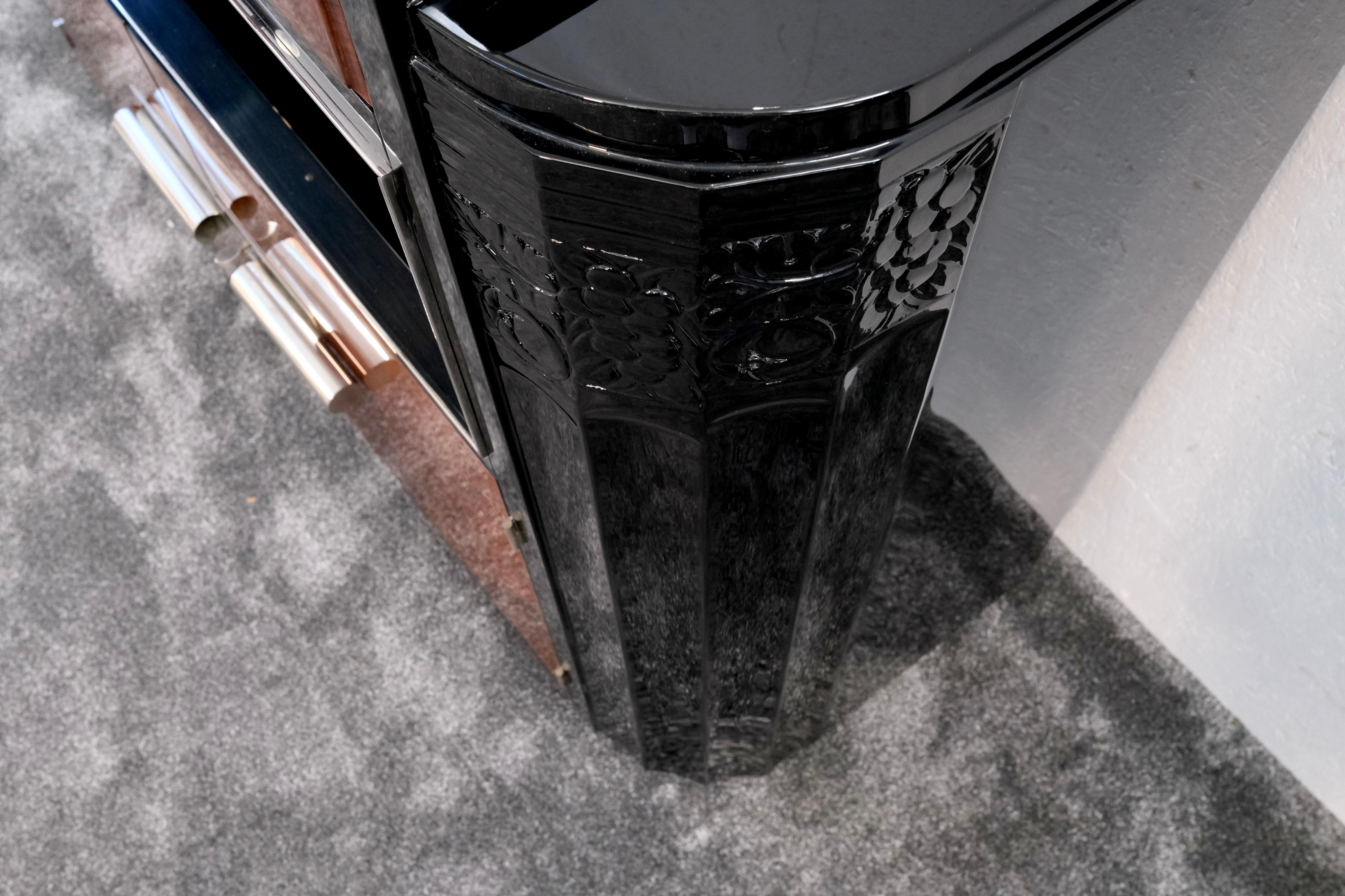 Beech Art Deco Sideboard with Hidden Key in Nut Wood and Black Lacquer, France 1930s For Sale