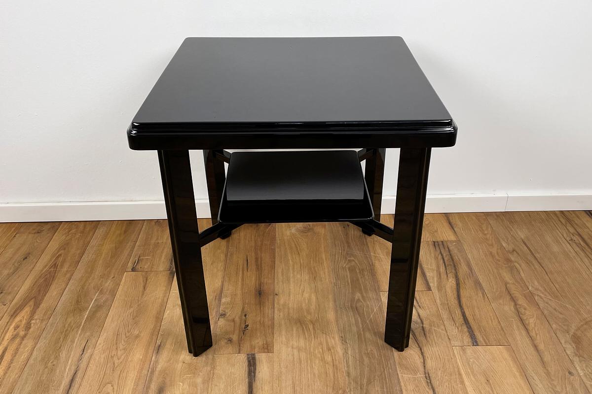 Art Deco Art Déco Sidetable Around 1935 from Germany in Highgloss Black Lacquer For Sale