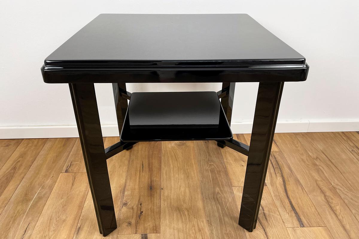 Lacquered Art Déco Sidetable Around 1935 from Germany in Highgloss Black Lacquer For Sale
