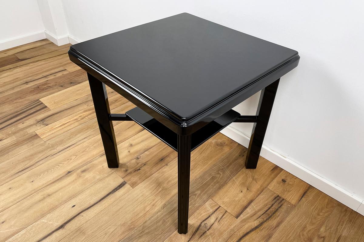 Mid-20th Century Art Déco Sidetable Around 1935 from Germany in Highgloss Black Lacquer For Sale