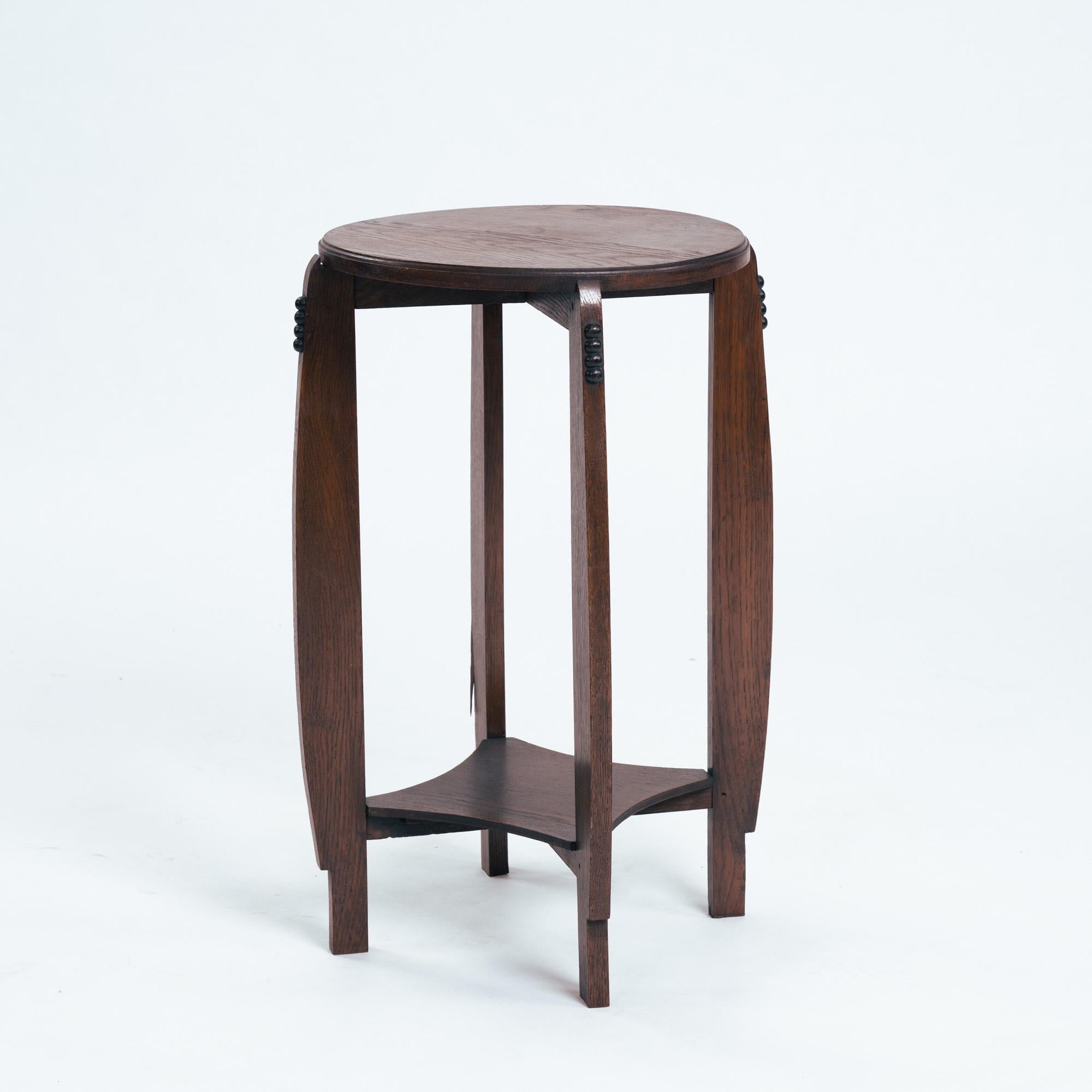 École d'Amsterdam Table d'appoint Art déco en Oak Oak et Wood Wood Wood, Pays-Bas, années 1920 en vente