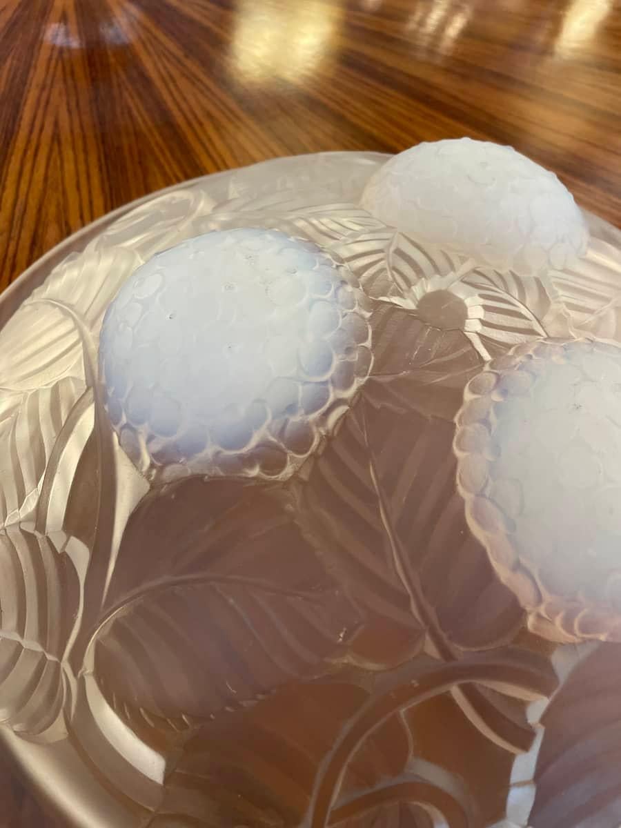 Metà XX secolo Art Deco Signed Frosted glass Valet Tray in vendita
