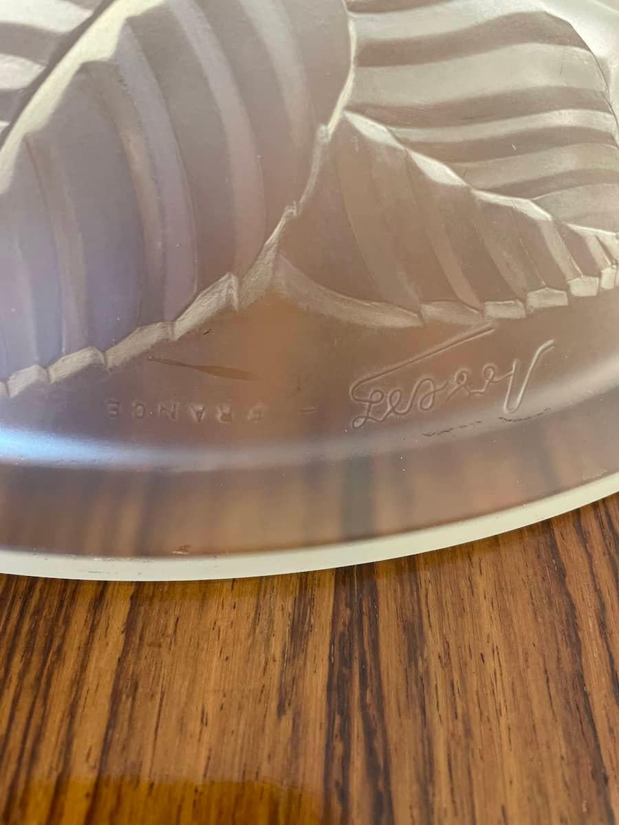 Vetro Art Deco Signed Frosted glass Valet Tray in vendita