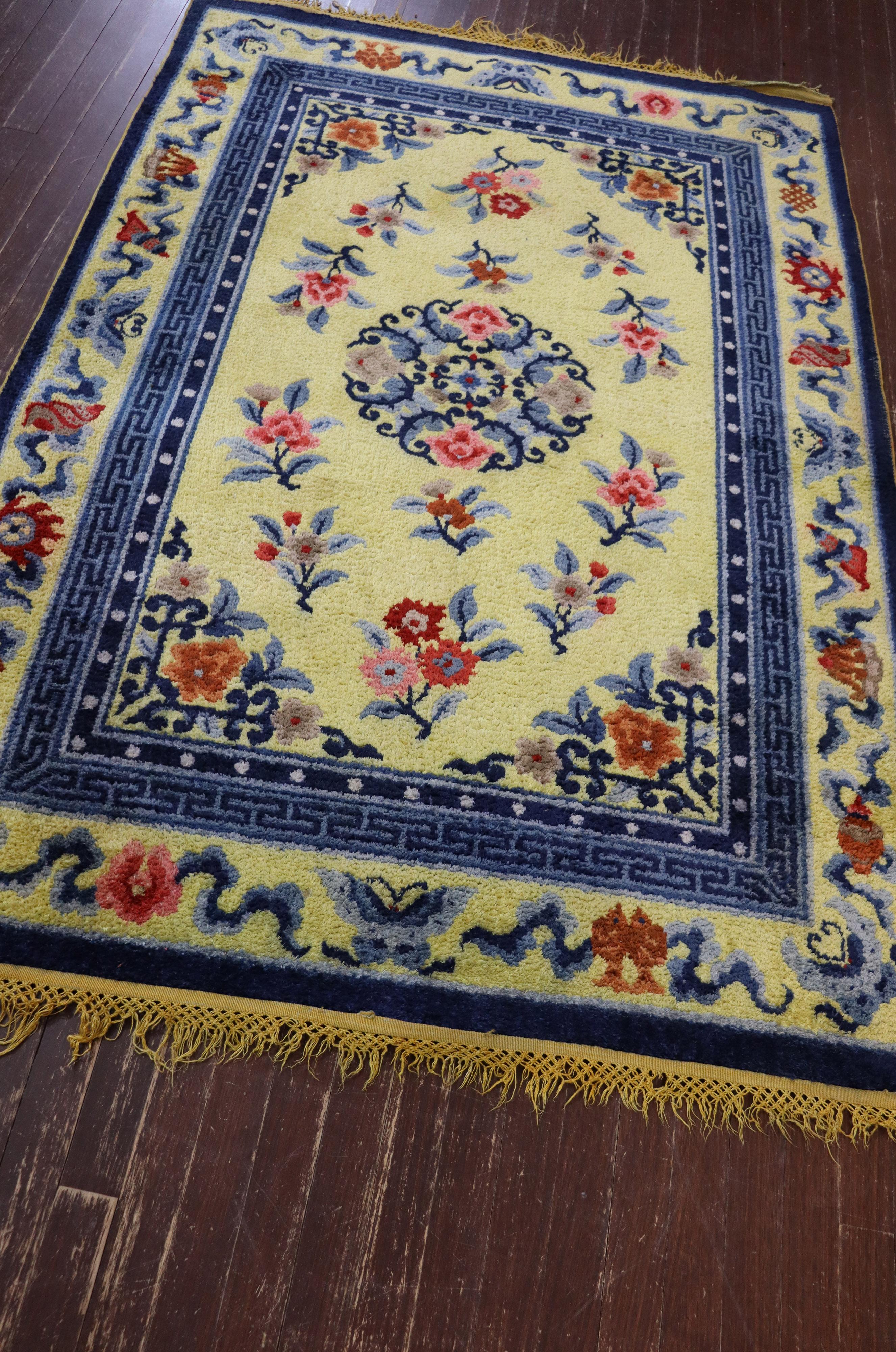 Art Deco Silk Chinese Rug the Sun For Sale 2