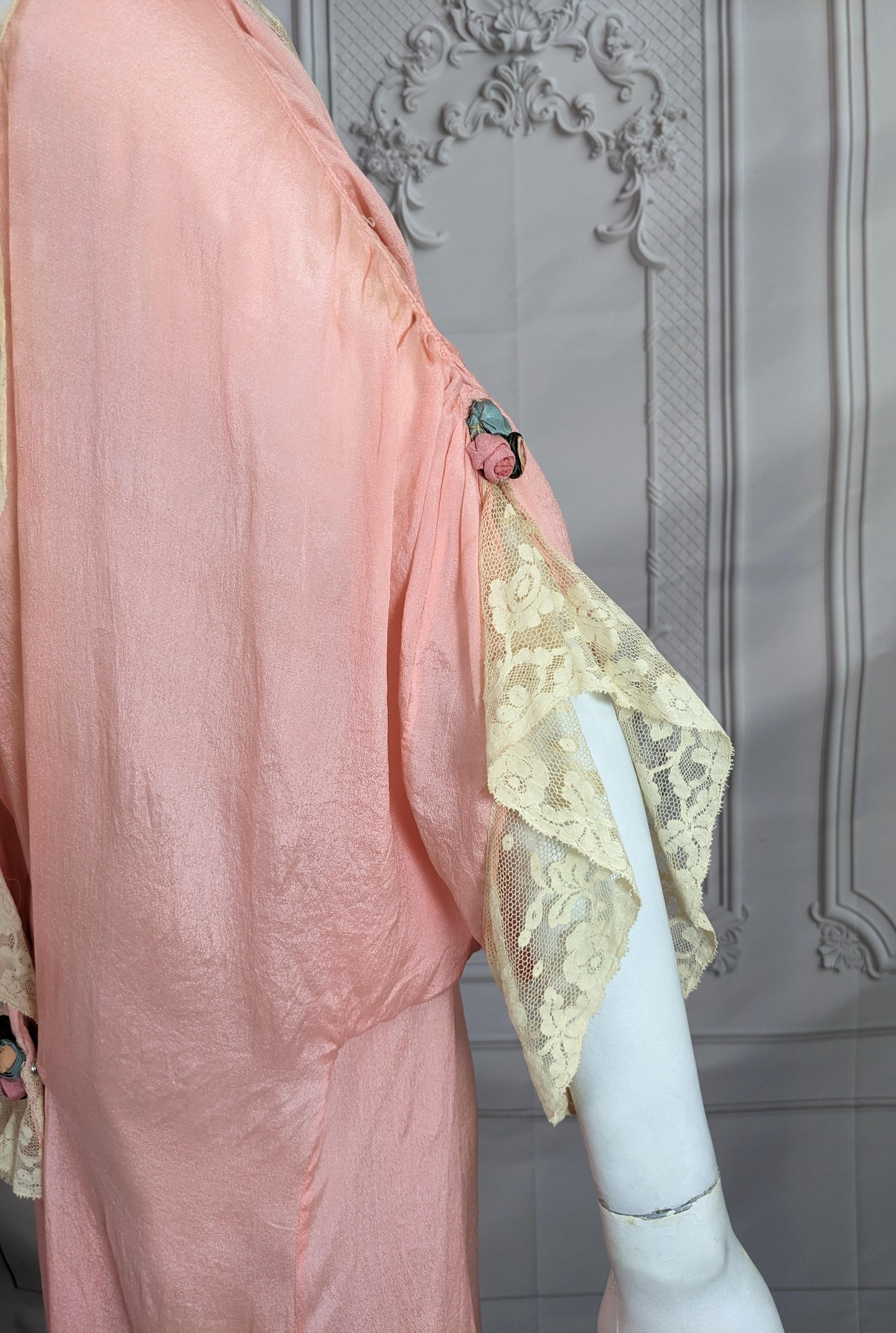 Art Deco Silk Crepe Lace Lounging Robe In Good Condition For Sale In New York, NY