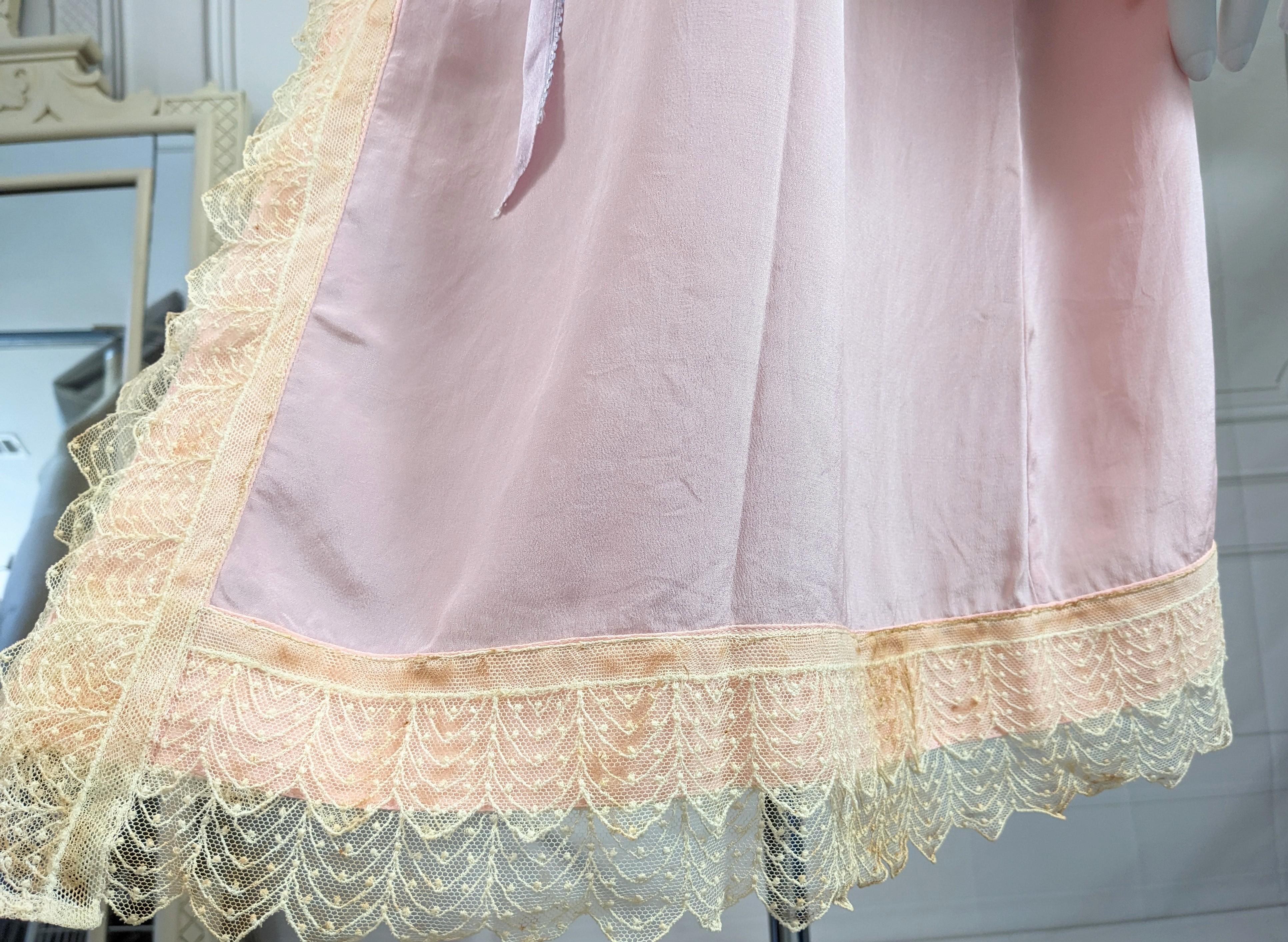 Art Deco Silk Crepe Lace Trimmed Dressing Robe For Sale 5