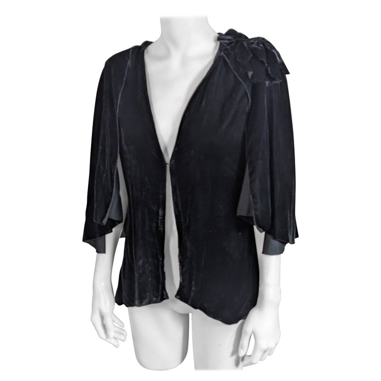 Art Deco Capelet