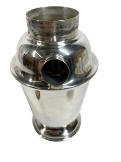 Silberblech-Cocktailshaker im Art déco-Stil mit ausgestellten Schultern und rundem Fuß