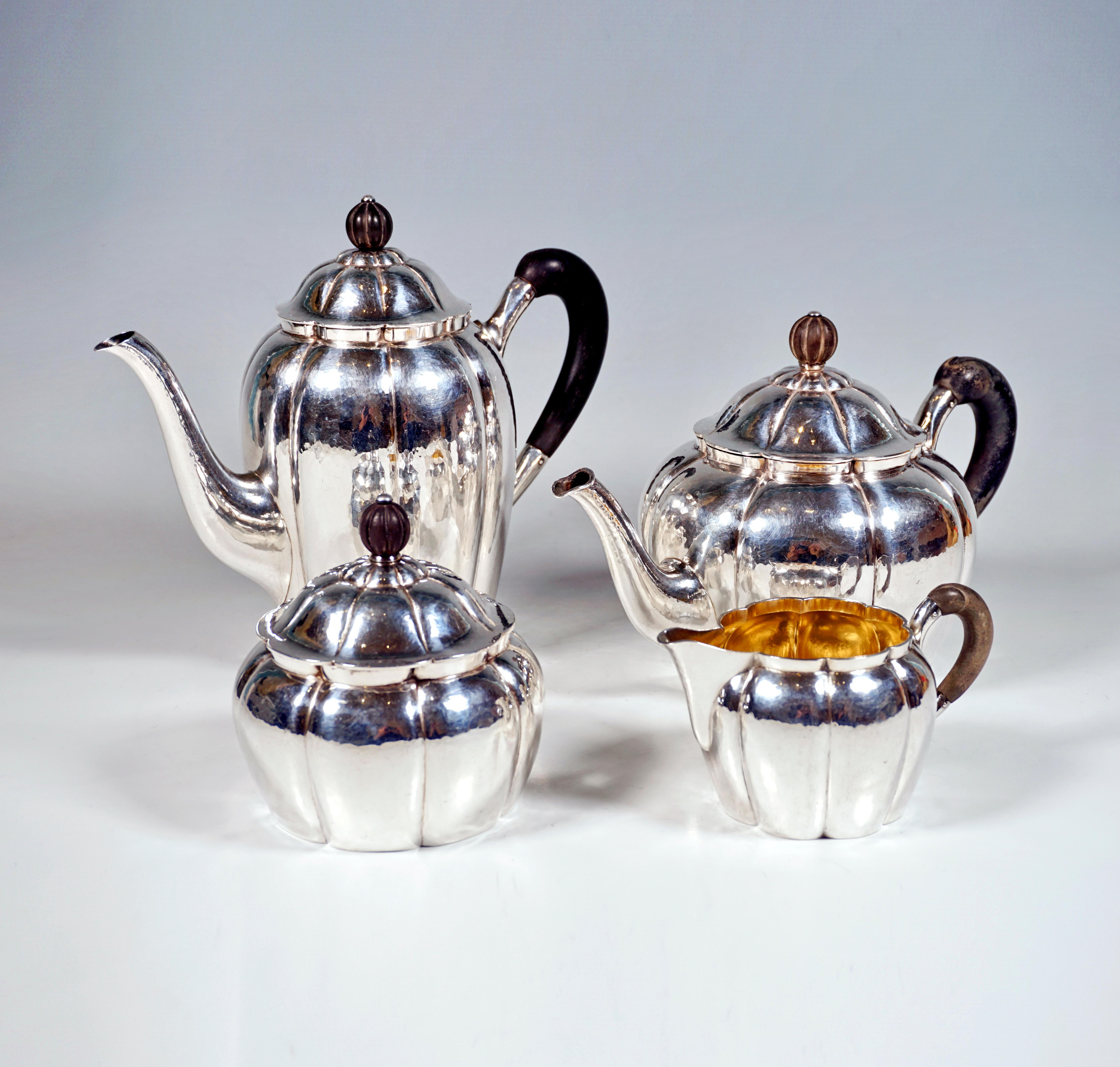 Juego de café y té Art Déco de plata de 5 piezas con bandeja, Alrededor de 1920 Hecho a mano en venta