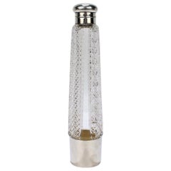 Petaca Art Decó de plata y cristal tallado para licor o whisky