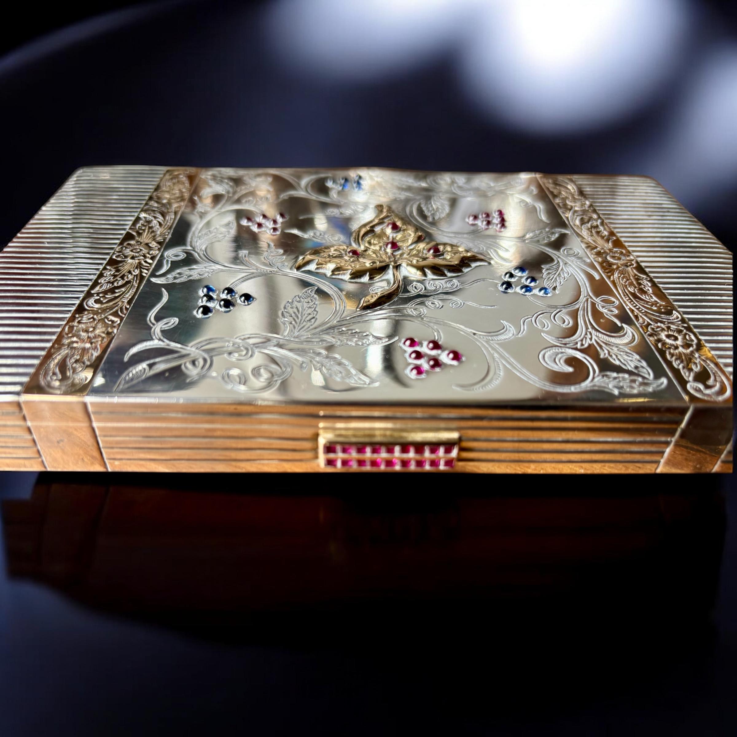 Portavaso Art Deco in argento e oro con gemme incastonate Minaudière. 1930 circa in vendita 4