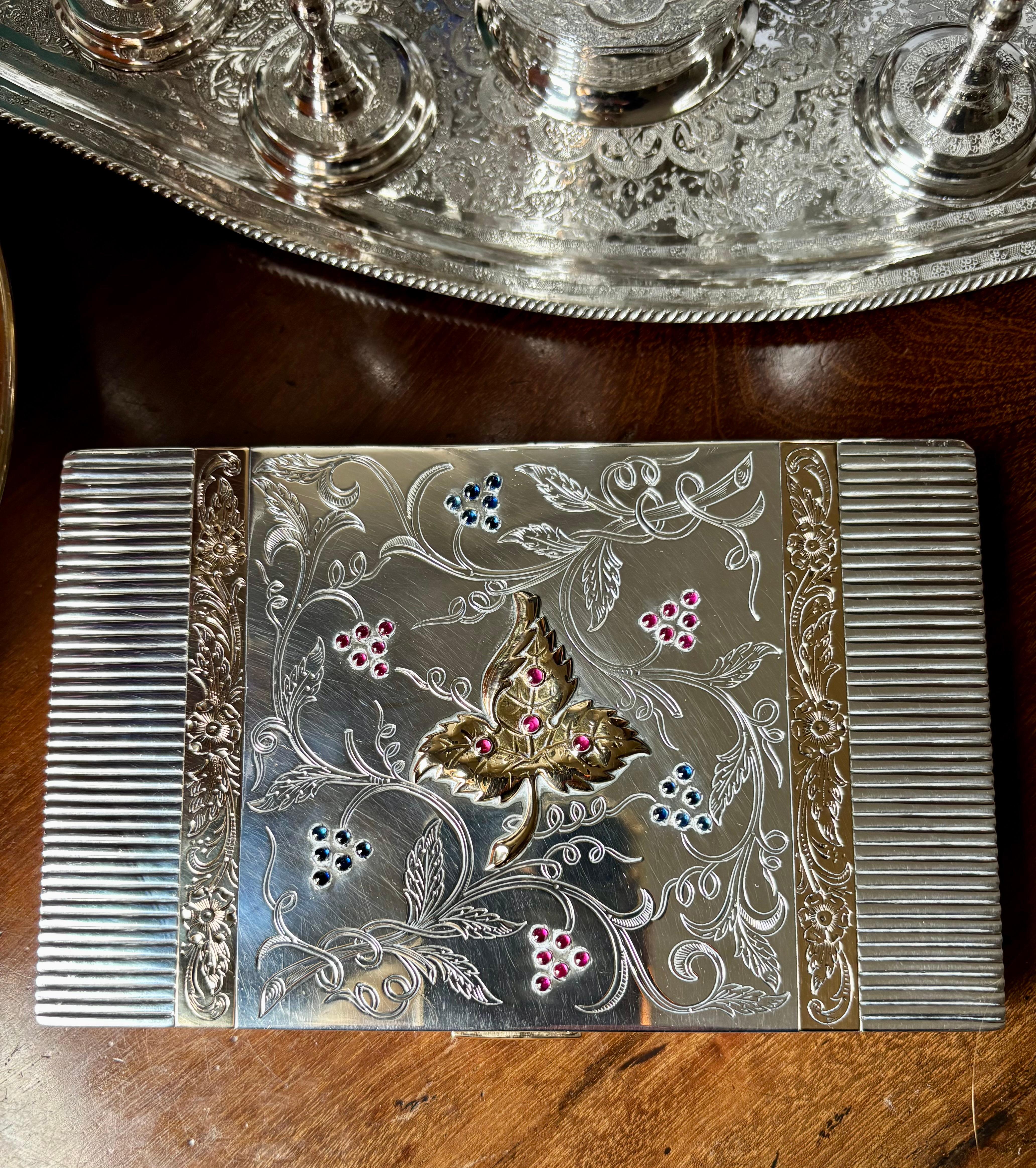 Cabochon Portavaso Art Deco in argento e oro con gemme incastonate Minaudière. 1930 circa in vendita