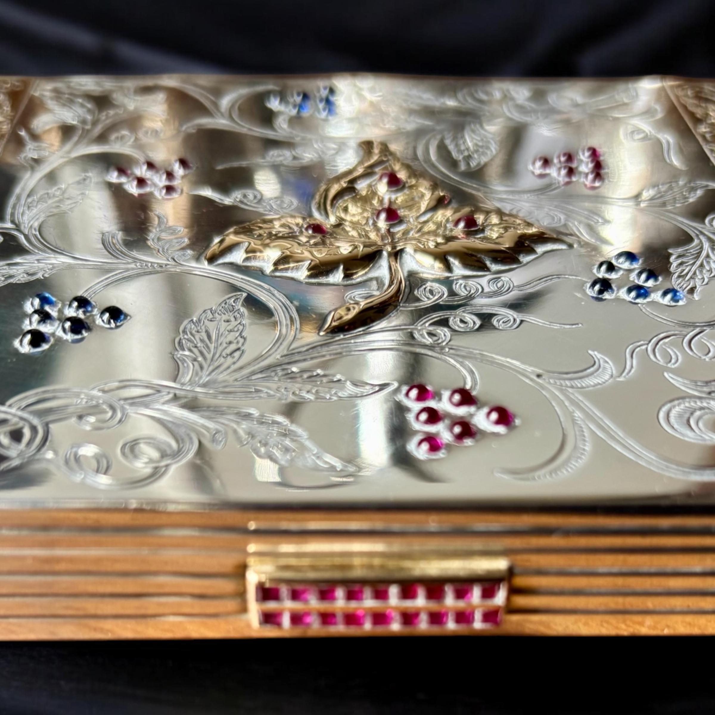 Portavaso Art Deco in argento e oro con gemme incastonate Minaudière. 1930 circa in vendita 1