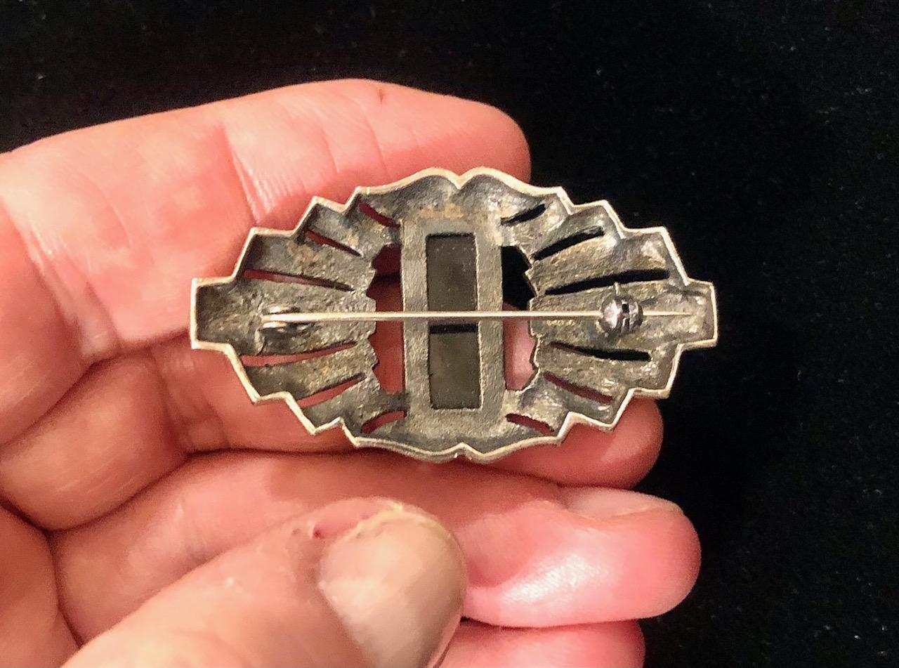 Art Deco Silver and Onyx Broach In Good Condition For Sale In West Hollywood, CA