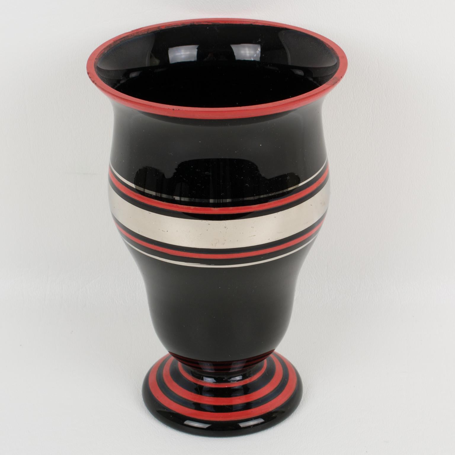Vaso in vetro nero con sovrapposizione rossa e argento Art Déco, Francia, anni '30 in vendita 2