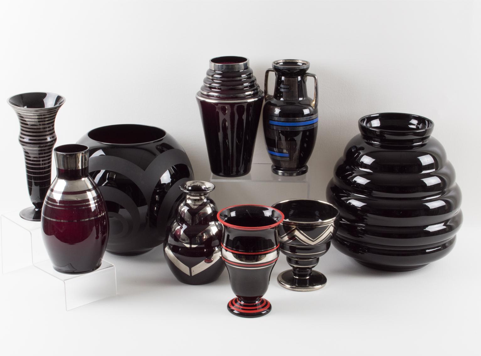 Vaso in vetro nero con sovrapposizione rossa e argento Art Déco, Francia, anni '30 in vendita 3