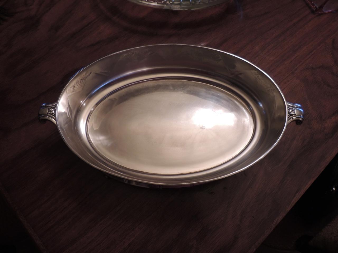 Mid-20th Century Art Deco Silver Centerpiece and Mirrored Tray For Sale