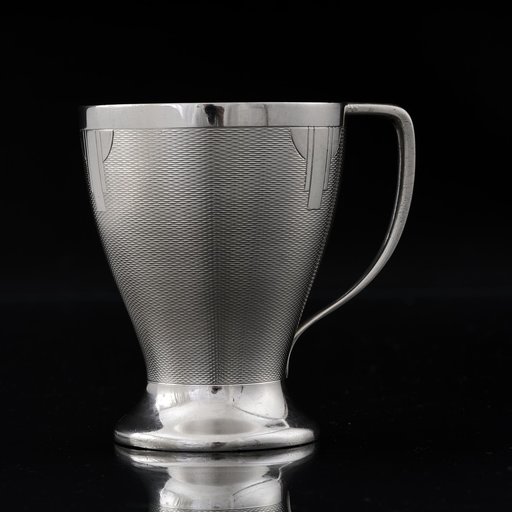 Art Deco silver child's cup In Good Condition For Sale In London, GB