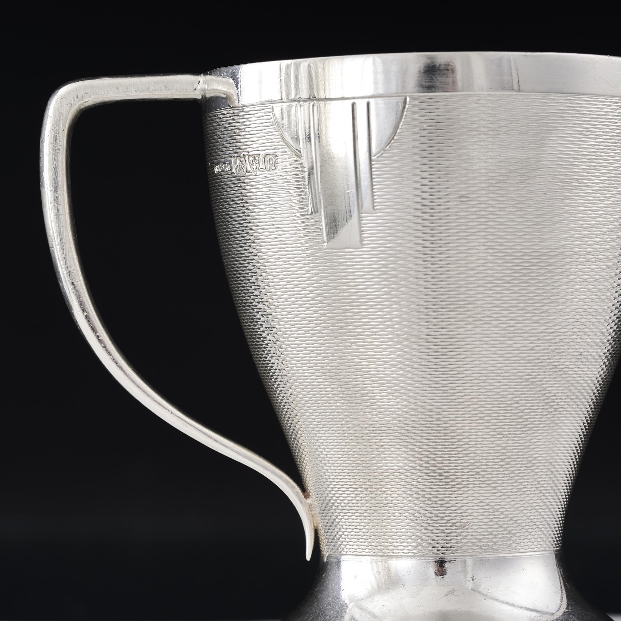 Mid-20th Century Art Deco silver child's cup For Sale