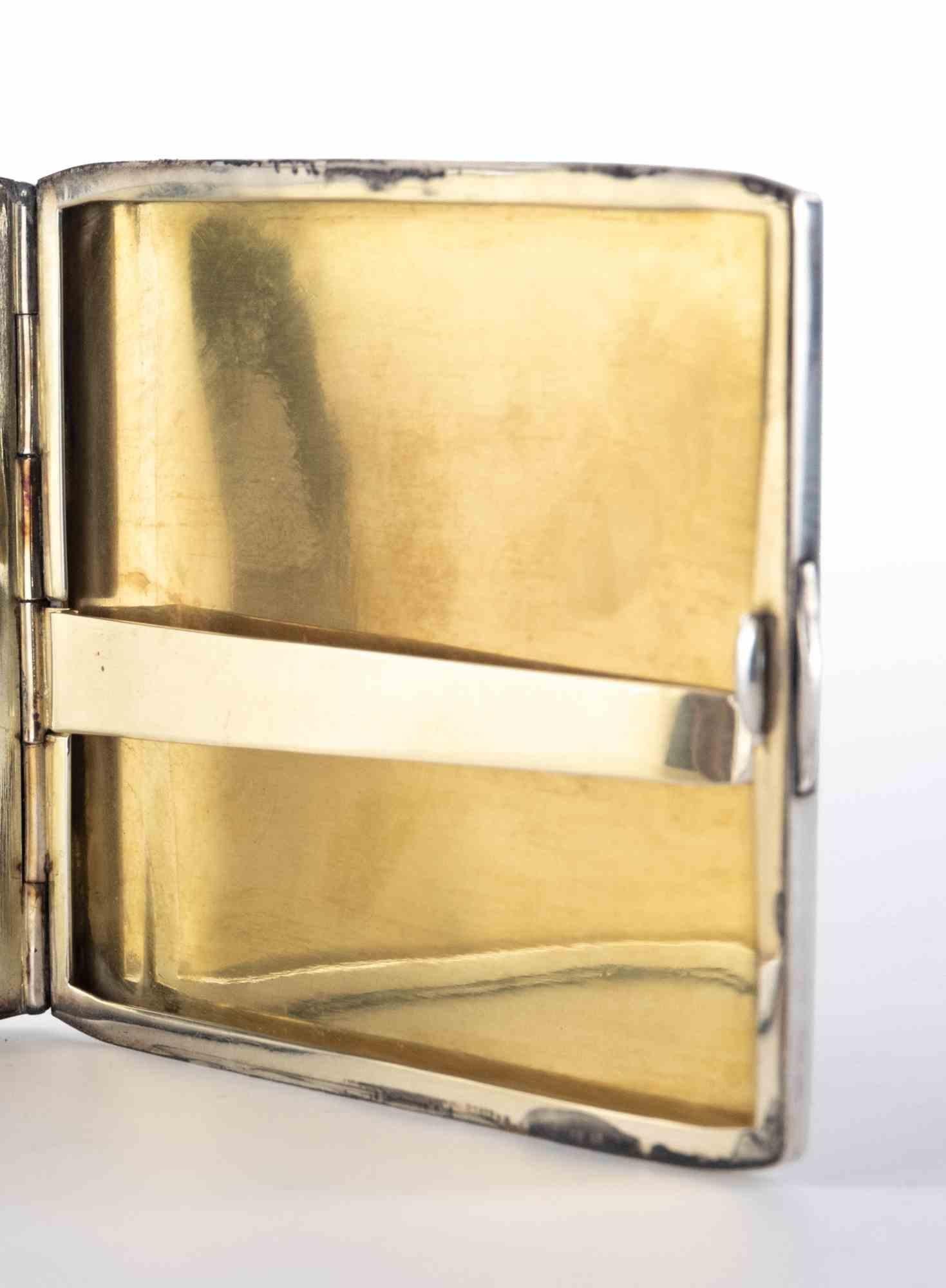 Vintage Art Deco Silver Cigarette Case.

Very good condition.