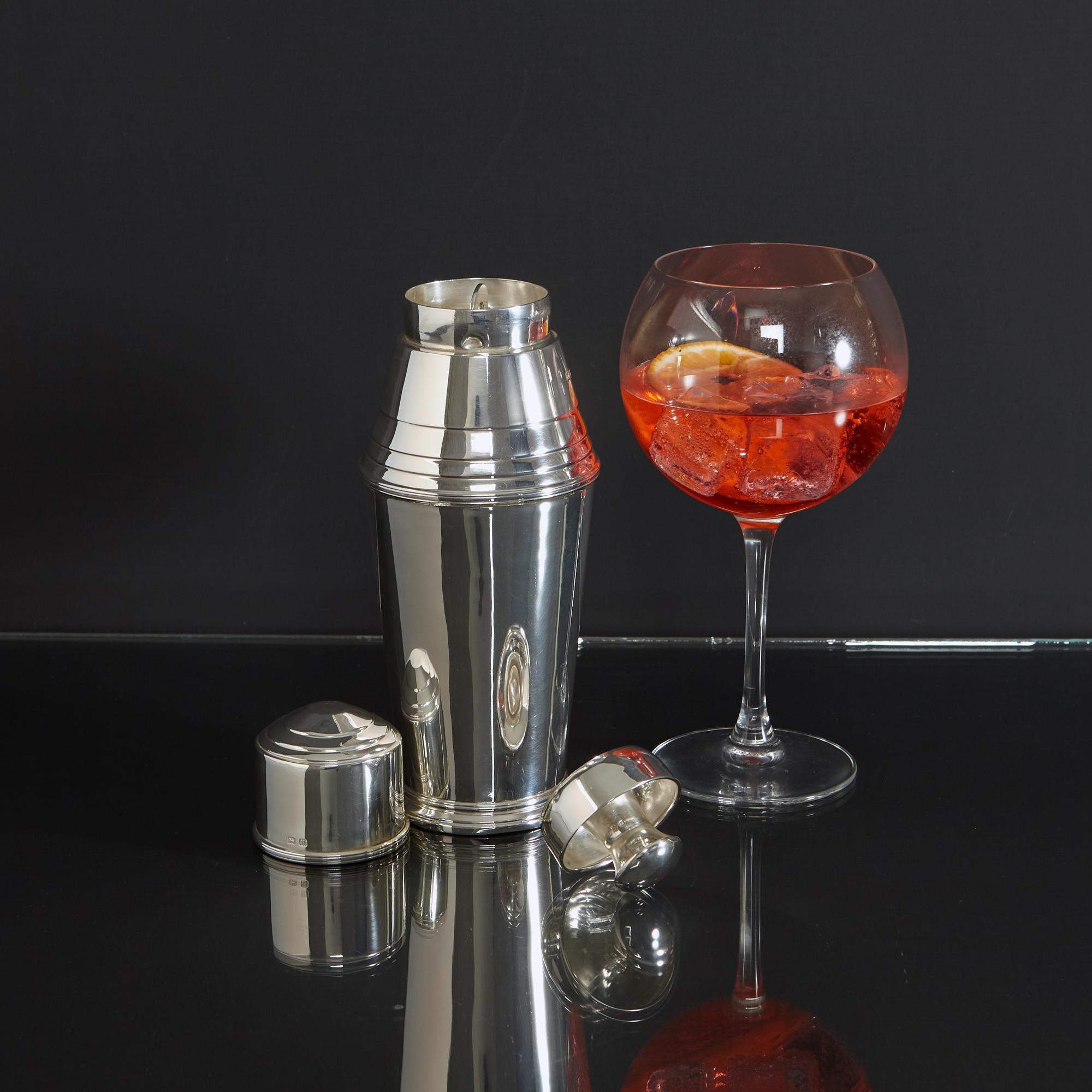 English Art Deco Silver Cocktail Shaker For Sale