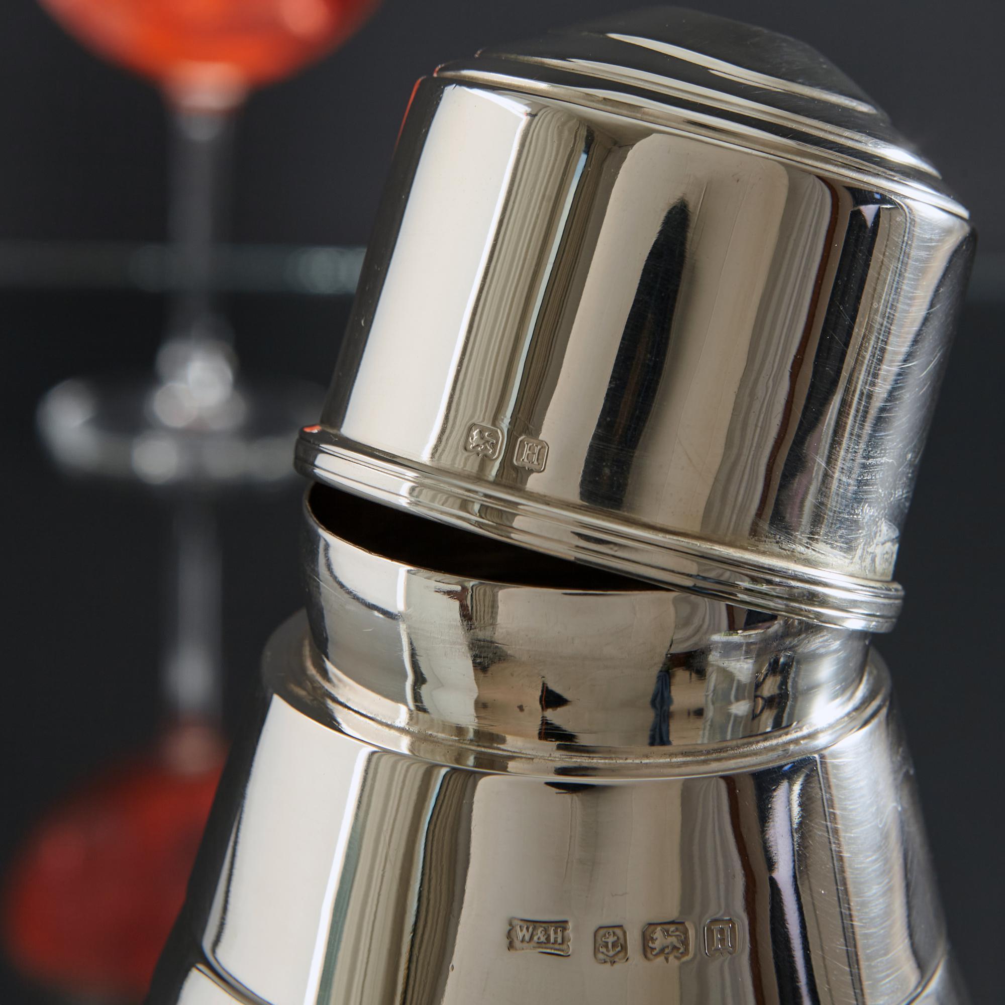 Art Deco Silver Cocktail Shaker For Sale 2
