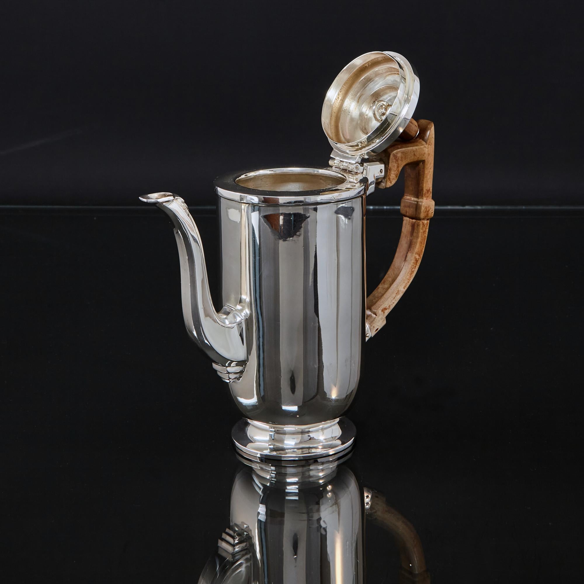 Art Deco Silver Coffee Pot In Good Condition In London, GB