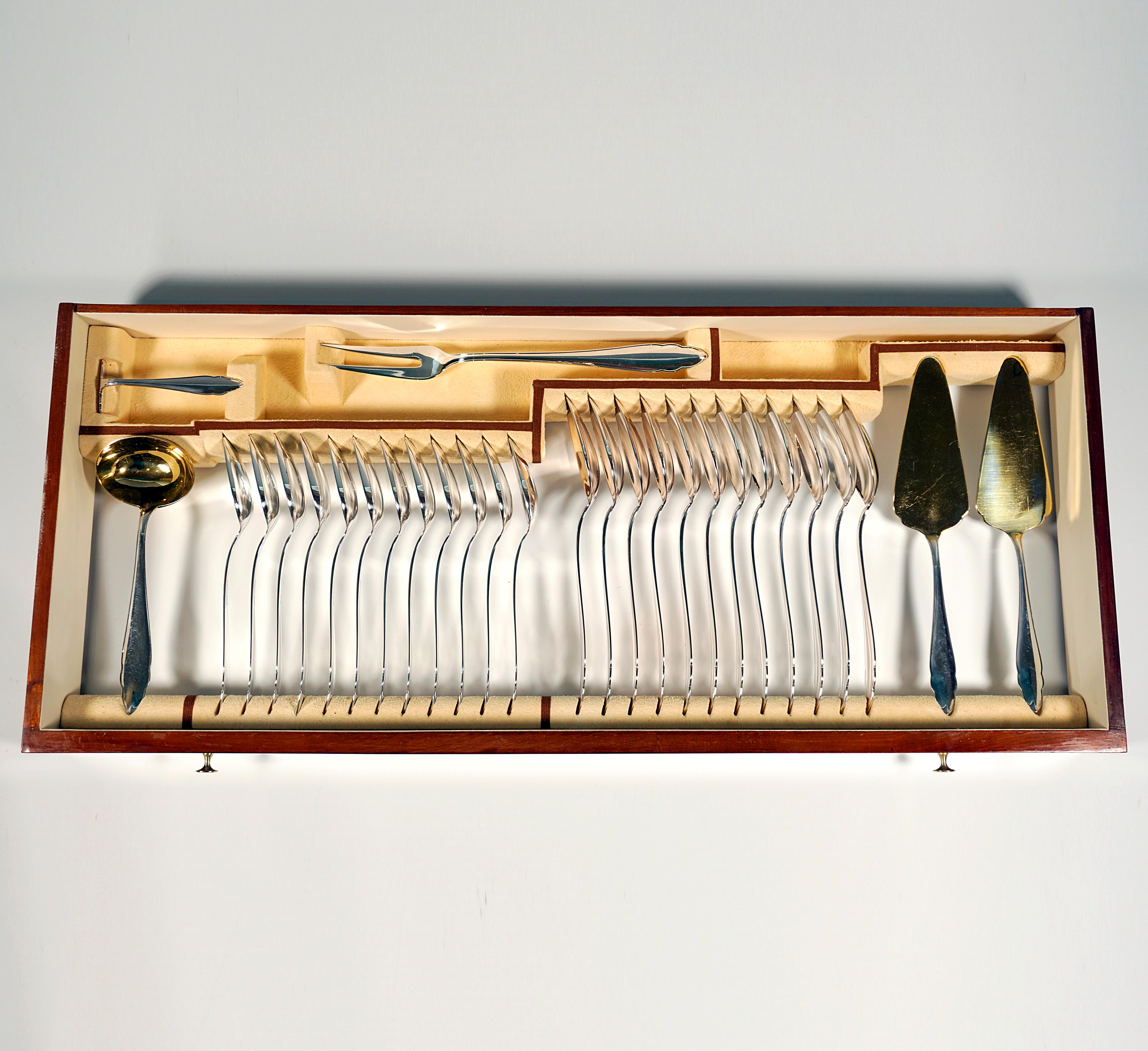 Art Déco Silver Cutlery Set For 12 People In Showcase by Bruckmann &Sons Germany In Good Condition For Sale In Vienna, AT