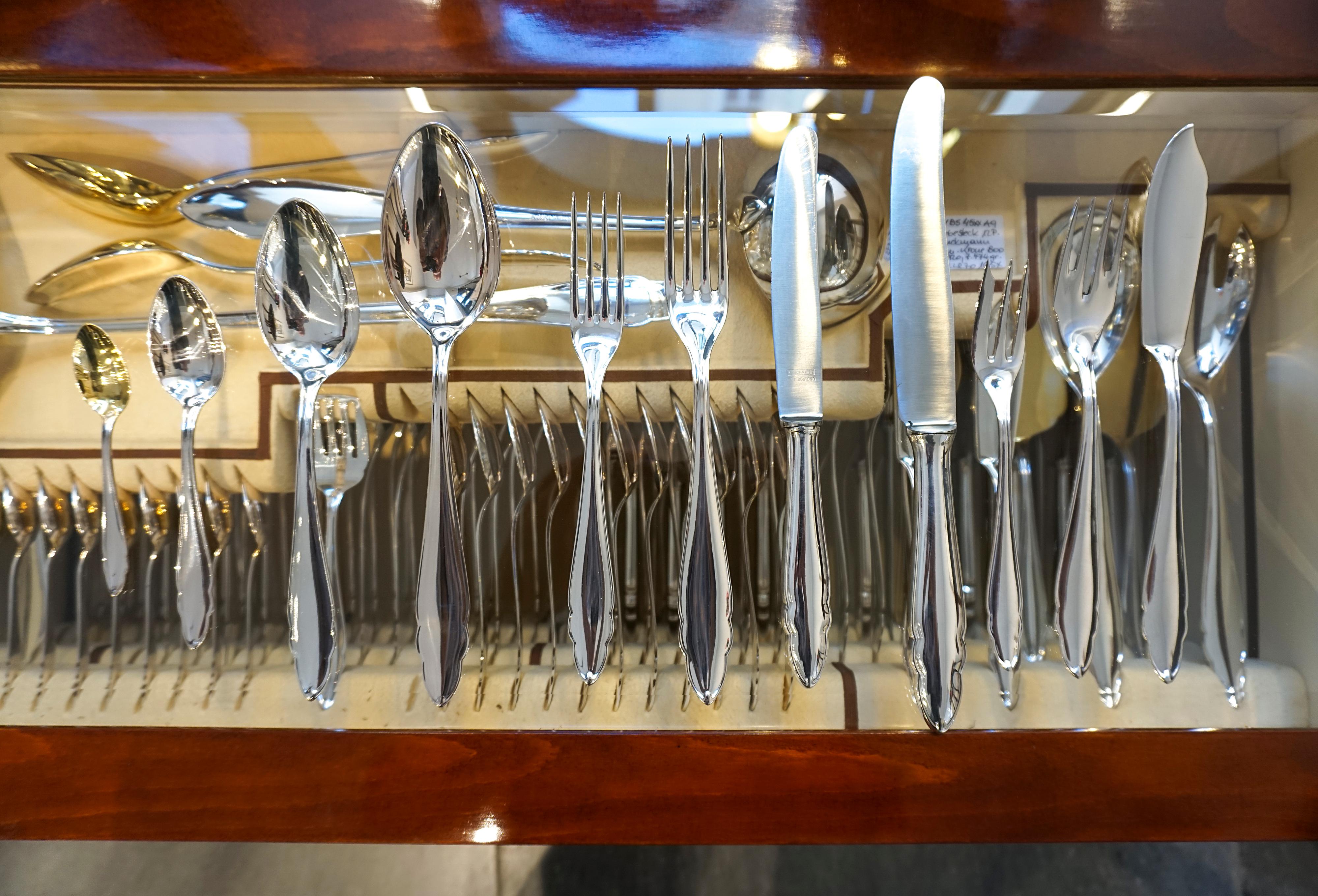 Art Déco Silver Cutlery Set For 12 People In Showcase by Bruckmann &Sons Germany For Sale 2