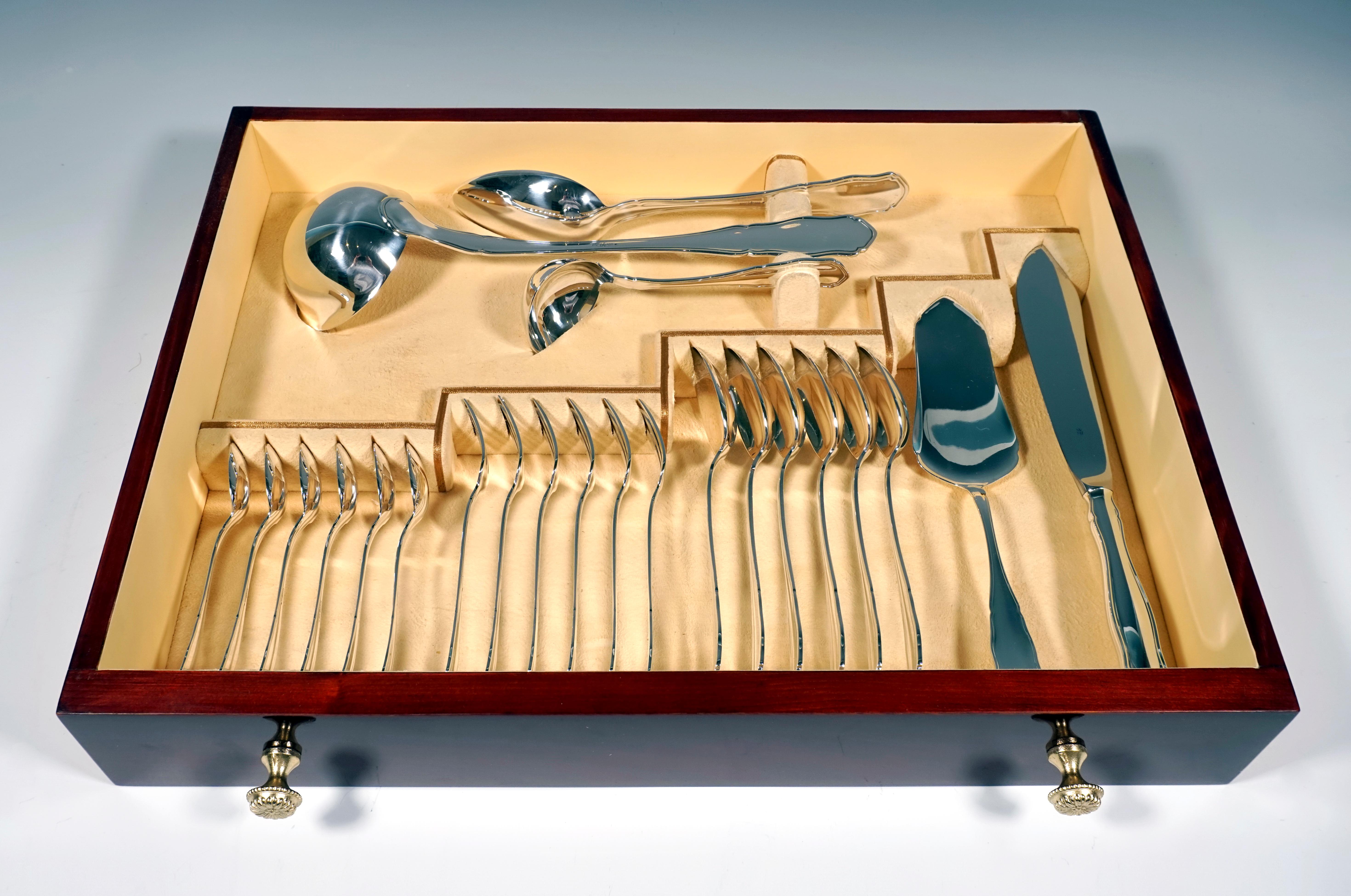 Early 20th Century Art Deco Silver Cutlery Set For 6 People in Showcase, Germany & Vienna, ca 1925