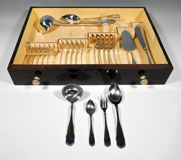 Art Deco Silver Cutlery Set For 6 People in Showcase, Germany & Vienna, ca 1925 For Sale 1
