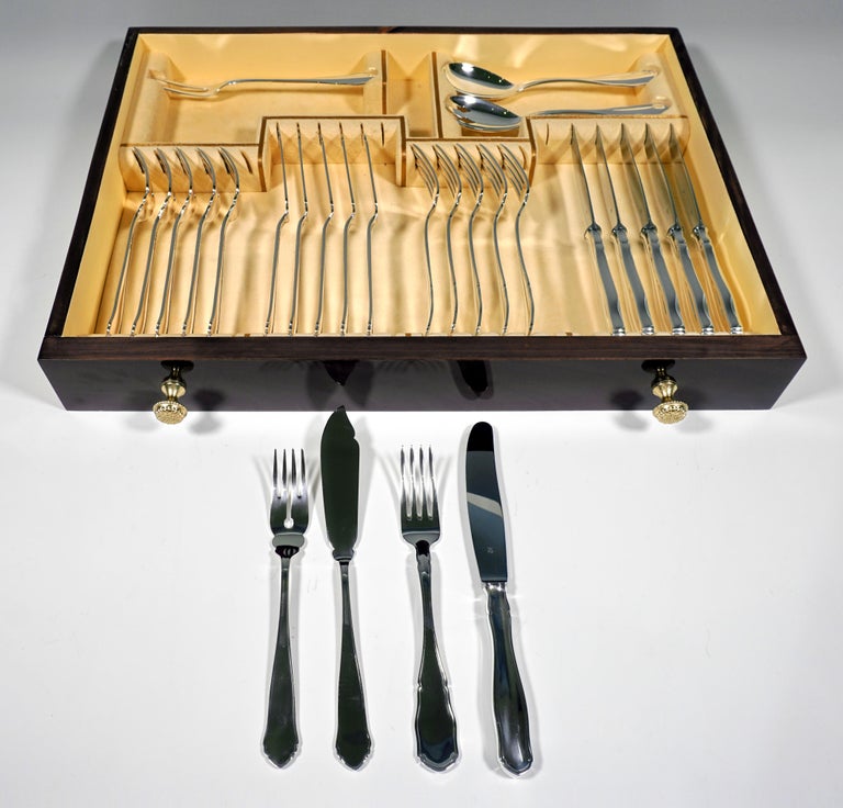 Art Deco Silver Cutlery Set For 6 People in Showcase, Germany & Vienna, ca 1925 For Sale 2