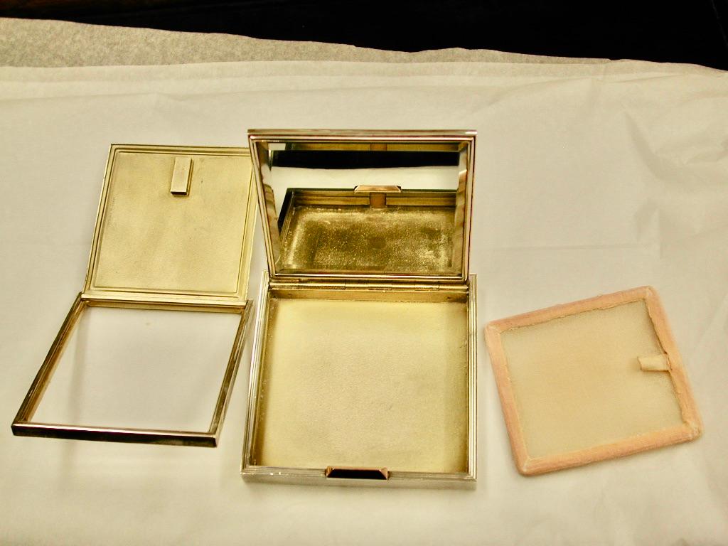 Compatto da donna in argento Art Deco con motore tornito, 1948, David Sutton & Sons, Londra in vendita 2