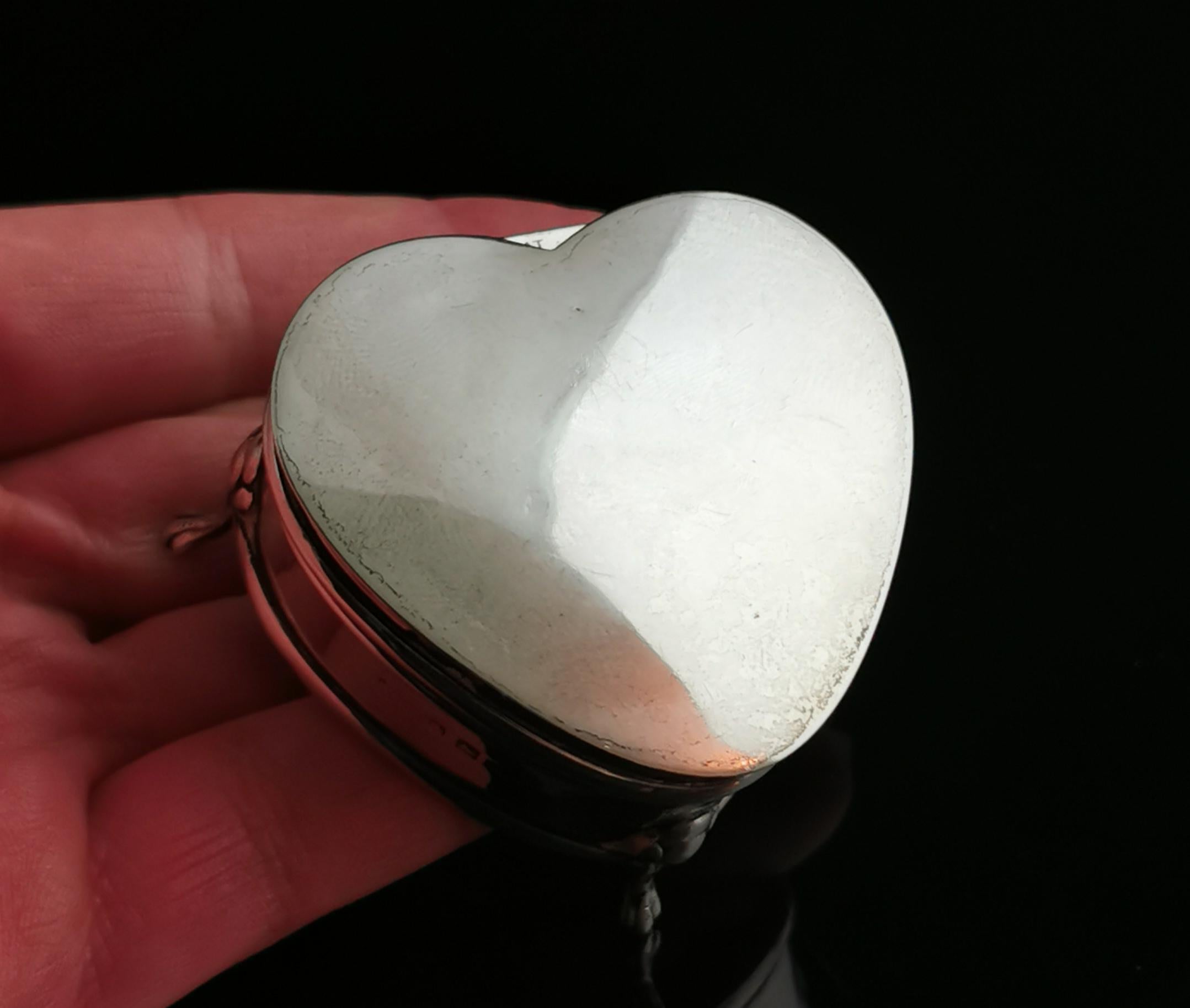 vintage silver heart shaped jewelry box