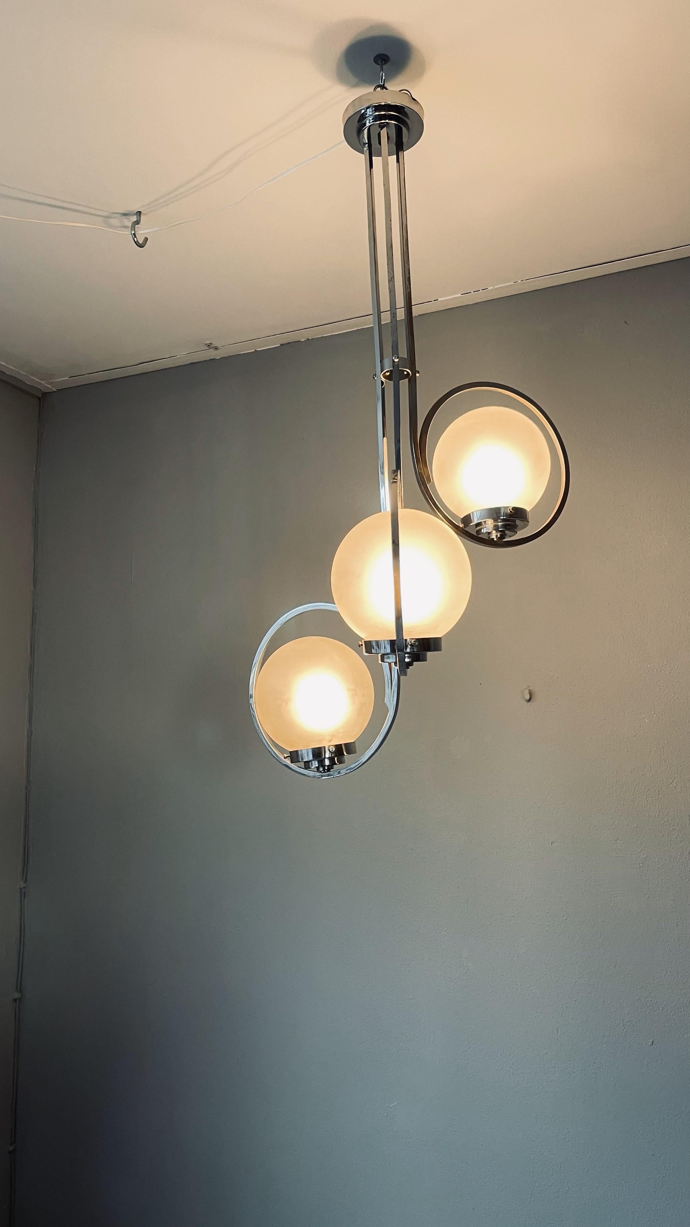 Art Deco Silver Lamp with Three Sphere Shades For Sale 6