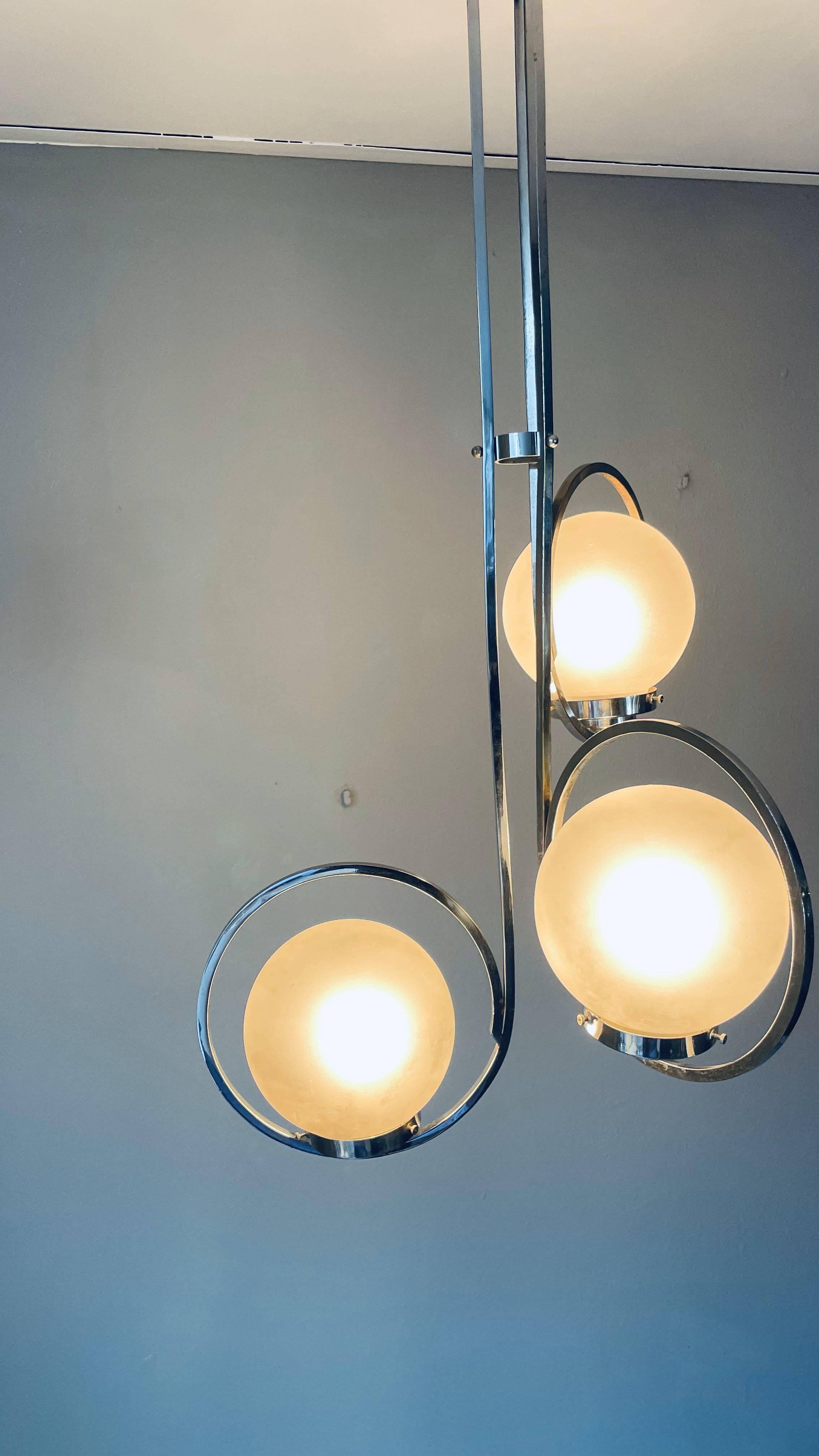 Art Deco Silver Lamp with Three Sphere Shades For Sale 7