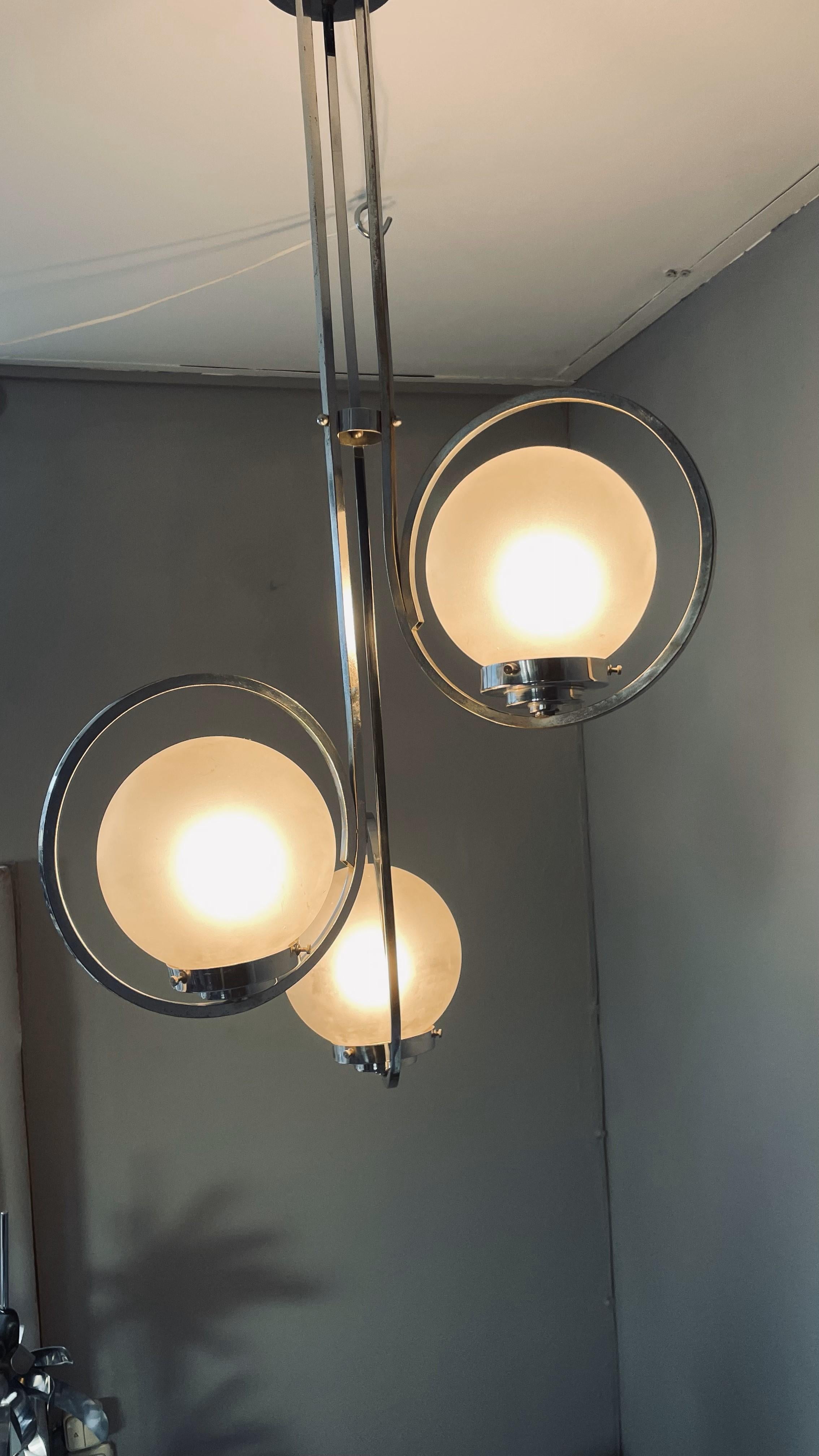 Art Deco Silver Lamp with Three Sphere Shades For Sale 8