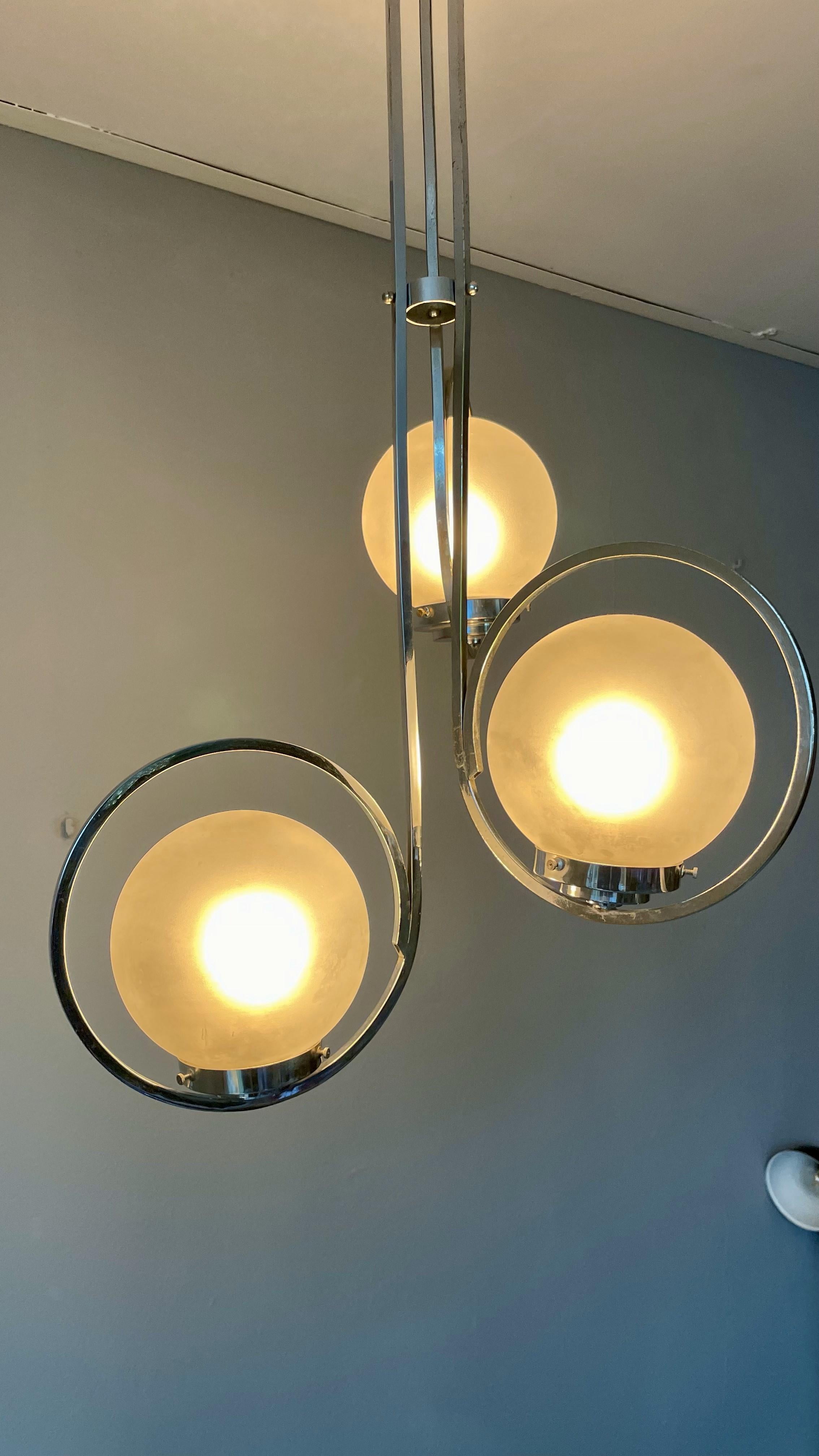 Art Deco Silver Lamp with Three Sphere Shades For Sale 9