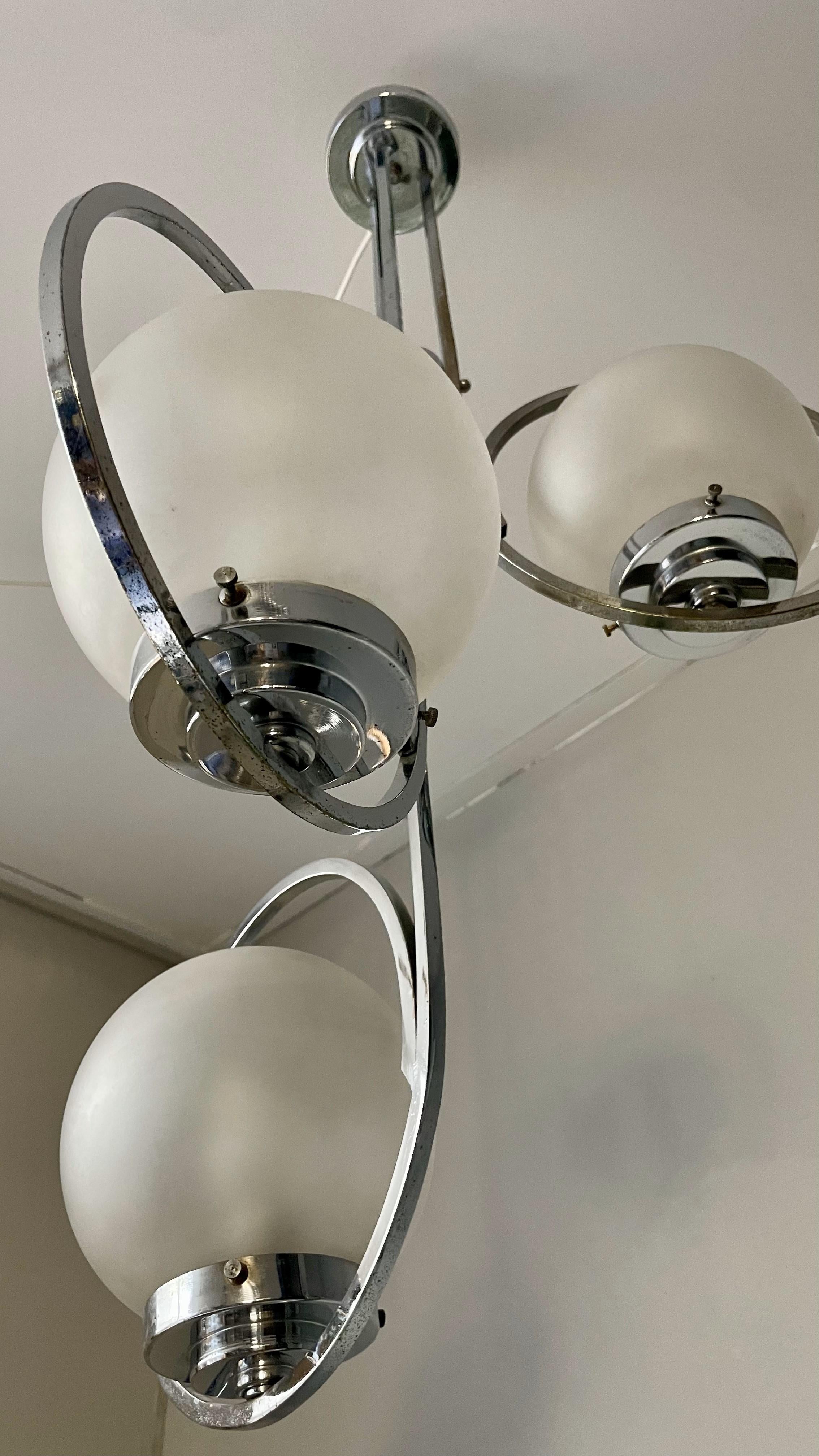 Art Deco Silver Lamp with Three Sphere Shades For Sale 2