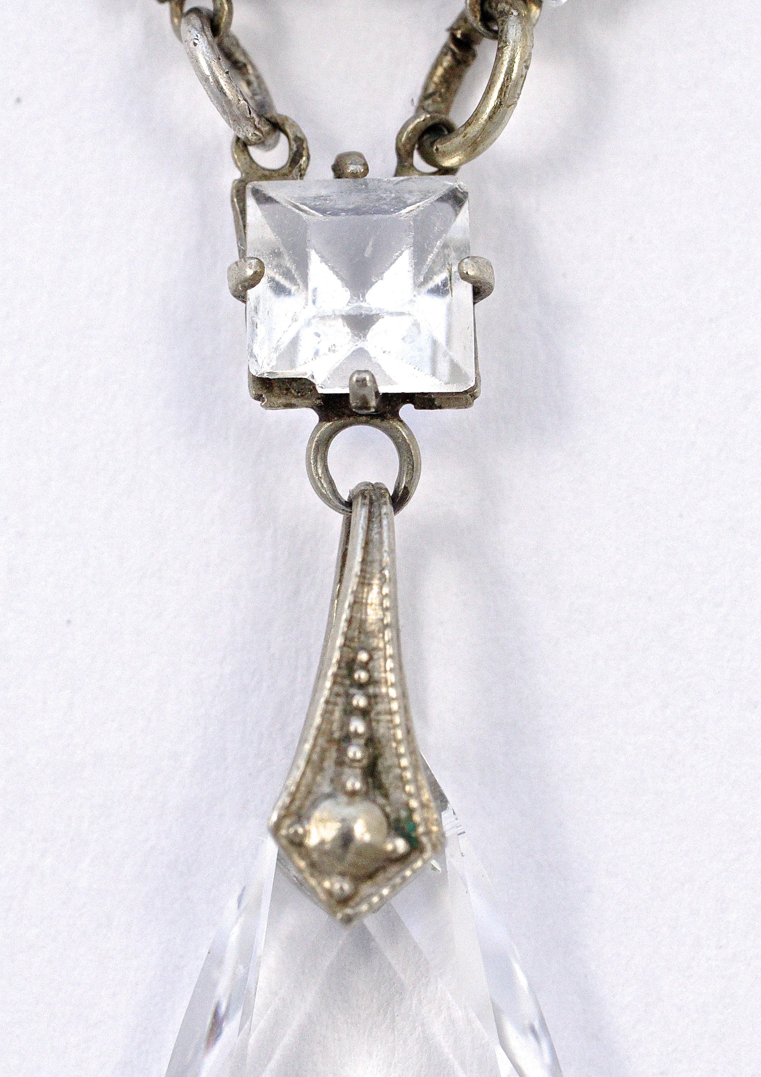 Art Deco  Silver Tone Link Chain Necklace Square Glass Crystals Teardrop Pendant In Good Condition For Sale In London, GB