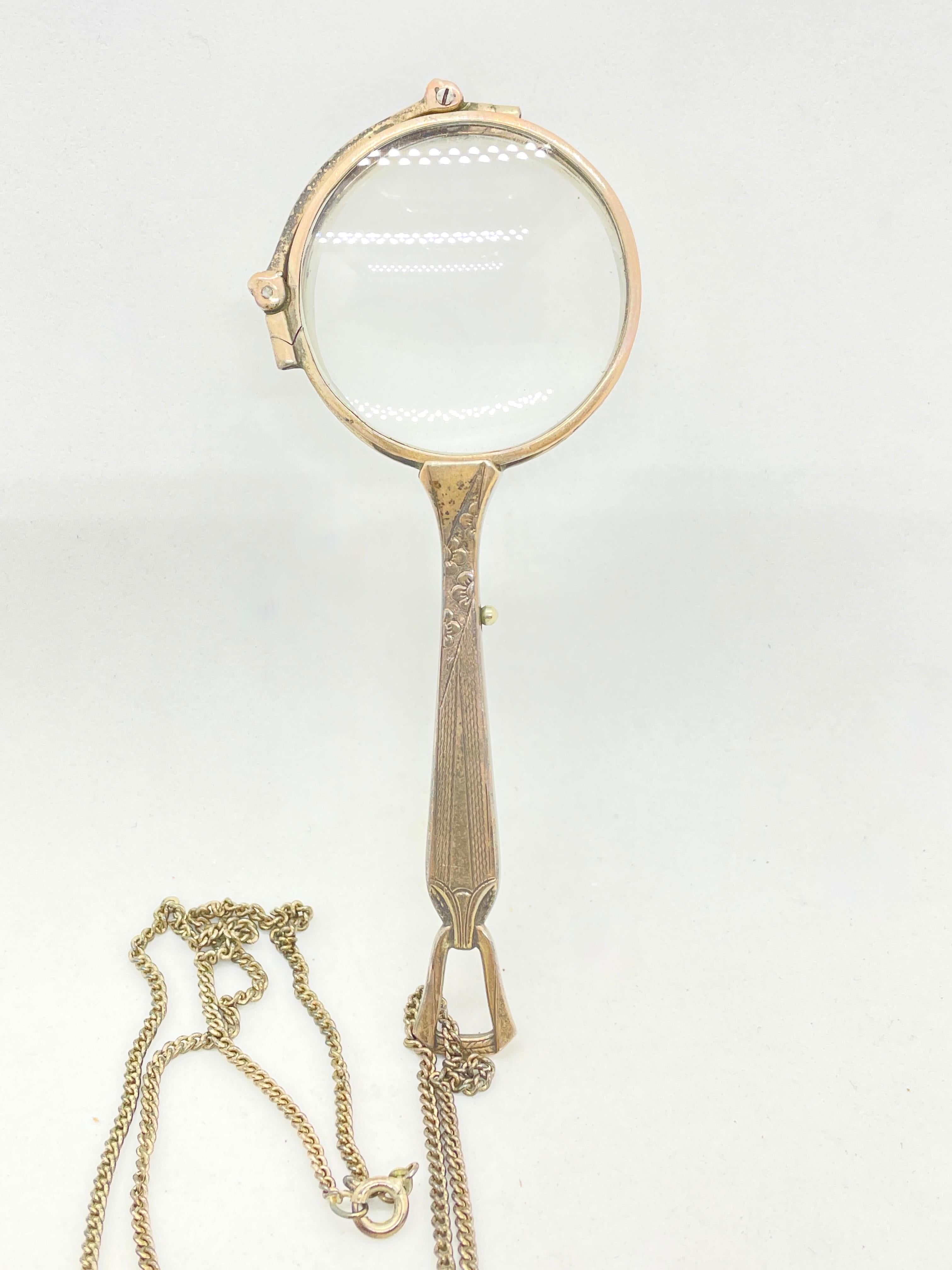 A gorgeous old fashioned 835 silver antique lorgnette with a refined design on the handle. This pair of eyeglasses or opera glasses feature a 