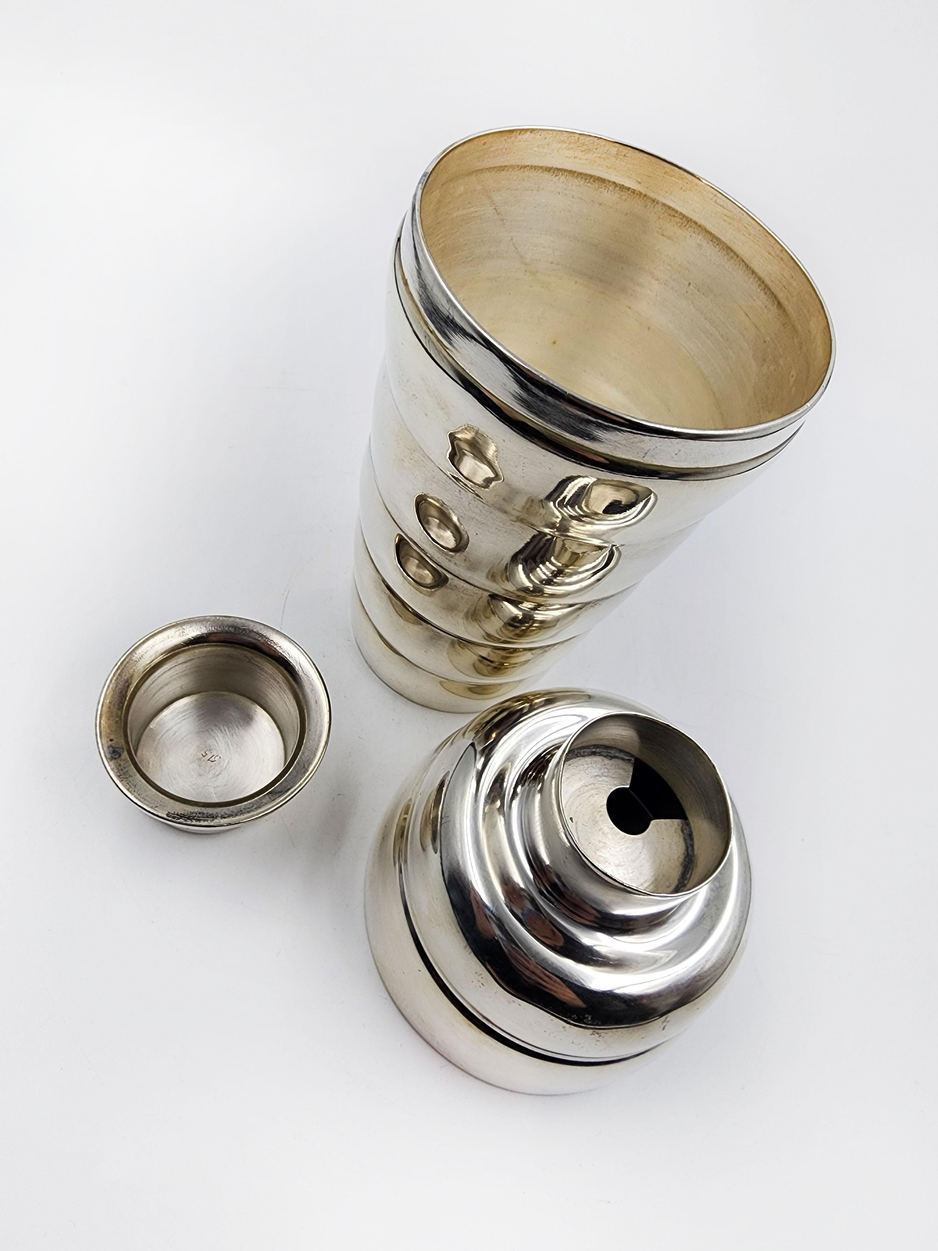 Metal Art Deco silver metal shaker, Cartier 20th century For Sale