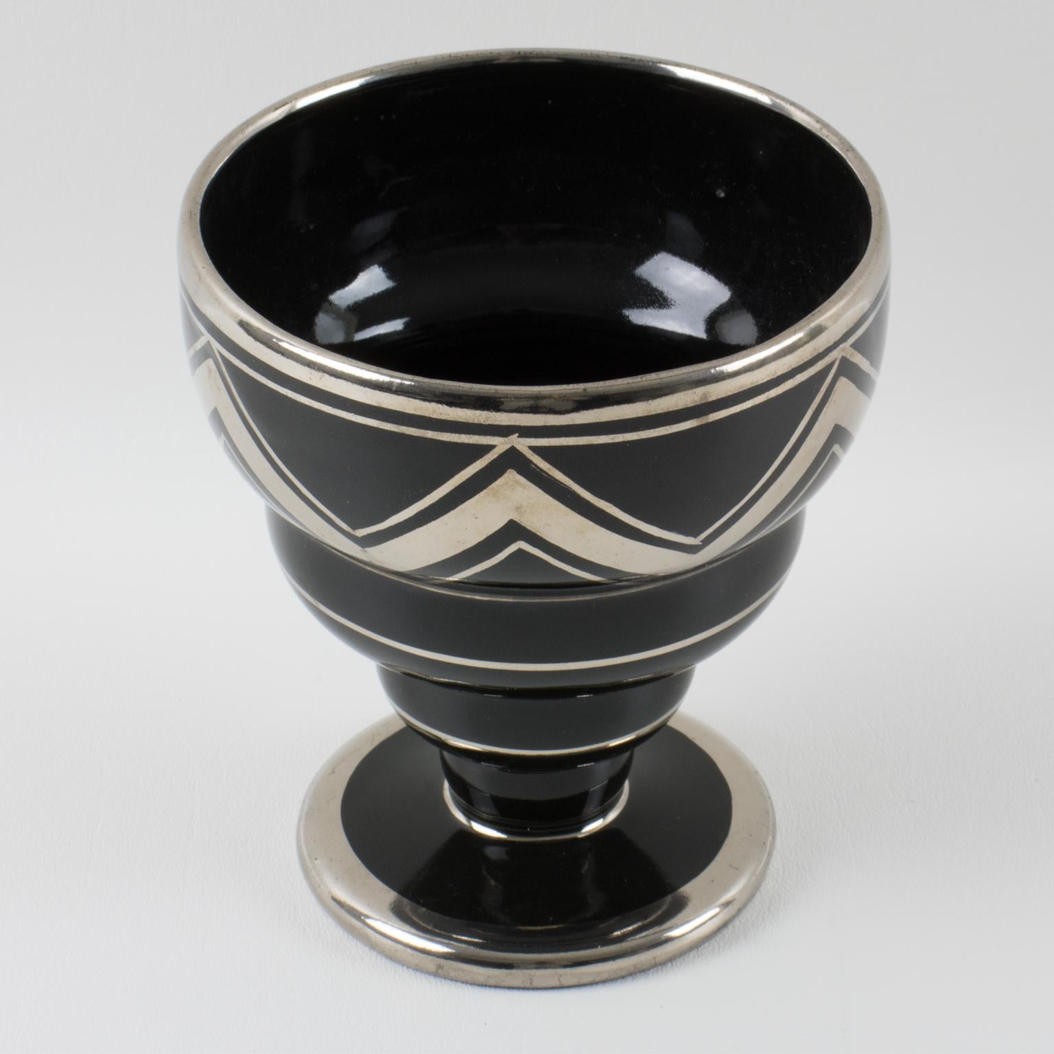 Art-déco-Vase aus Silber mit Überzug und schwarzer Keramik von Ceram France, 1930er Jahre (Mitte des 20. Jahrhunderts) im Angebot