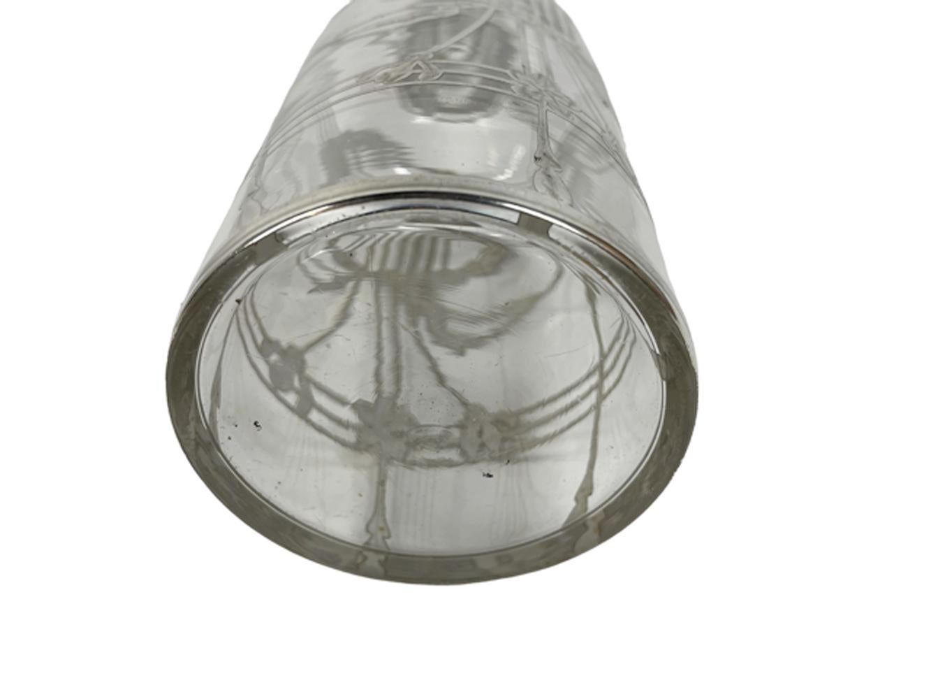 Art-Déco-Barflasche aus Silber mit Overlay-Rücken und geometrischem Linienmuster (amerikanisch) im Angebot