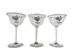 Bicchieri da Martini in vetro ottico con sovrapposizione d'argento Art Deco e galli