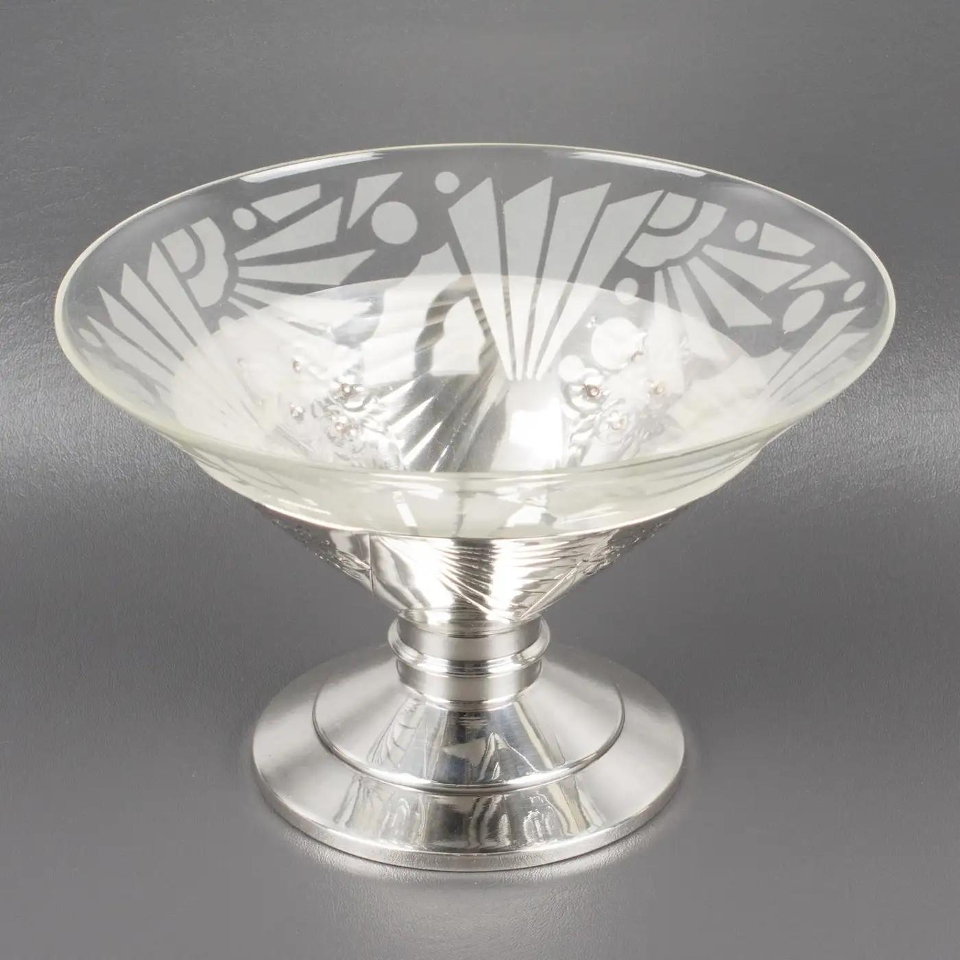 Art Deco Silver Plate and Etched Glass Centerpiece Bowl, 1930s In Good Condition For Sale In Atlanta, GA